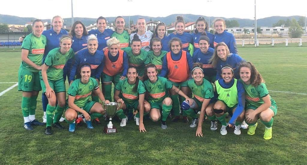 レアル・ソシエダさんのインスタグラム写真 - (レアル・ソシエダInstagram)「⚽️ Realaren garaipena penaltietan (4-3) @deportivoalaves-en aurka bana berdindu ondoren XIX Villa Alegria Futbol txapelketan 🏆 • ⚽️ Victoria de la Real en los penaltis (4-3) tras empatar a uno frente al @deportivoalaves en el trofeo XIX Villa Alegría 🏆 • #AurreraReala #RealSociedad」8月15日 4時16分 - realsociedad