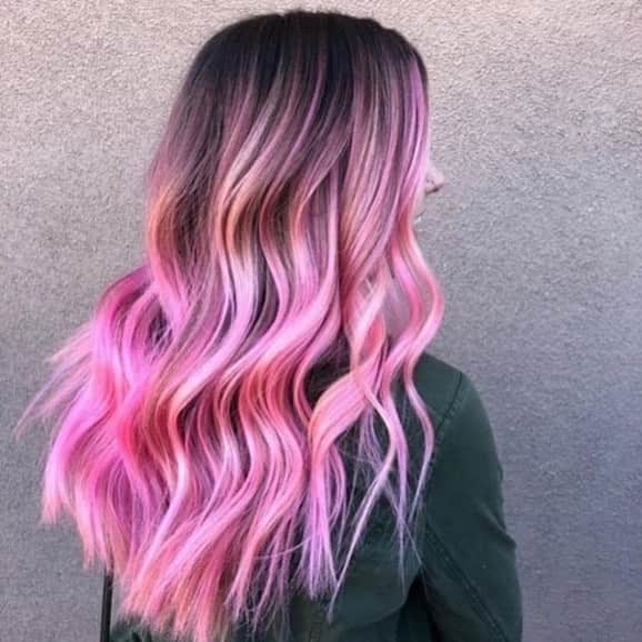 CosmoProf Beautyさんのインスタグラム写真 - (CosmoProf BeautyInstagram)「We hate to burst your bubble, but this bubblegum pink is PERFECTION🍬💕⁣ ⁣ Beautiful, bubblegum pink created by @cutsandcolorbymckenna_ who used @framesiusa #Framcolor Bold colors.⁣ ⁣ Receive a FREE #Framesi Framcolor 2001 Intense Shade with the purchase of one Framesi Color Lover Dynamic Blonde Shampoo at #cosmoprofbeauty where you are #licensedtocreate⁣ ⁣ #repost #framesicolor #pastelhaircolor #pinkhairdontcare #pinkombre #colorfulhair」8月15日 2時48分 - cosmoprofbeauty