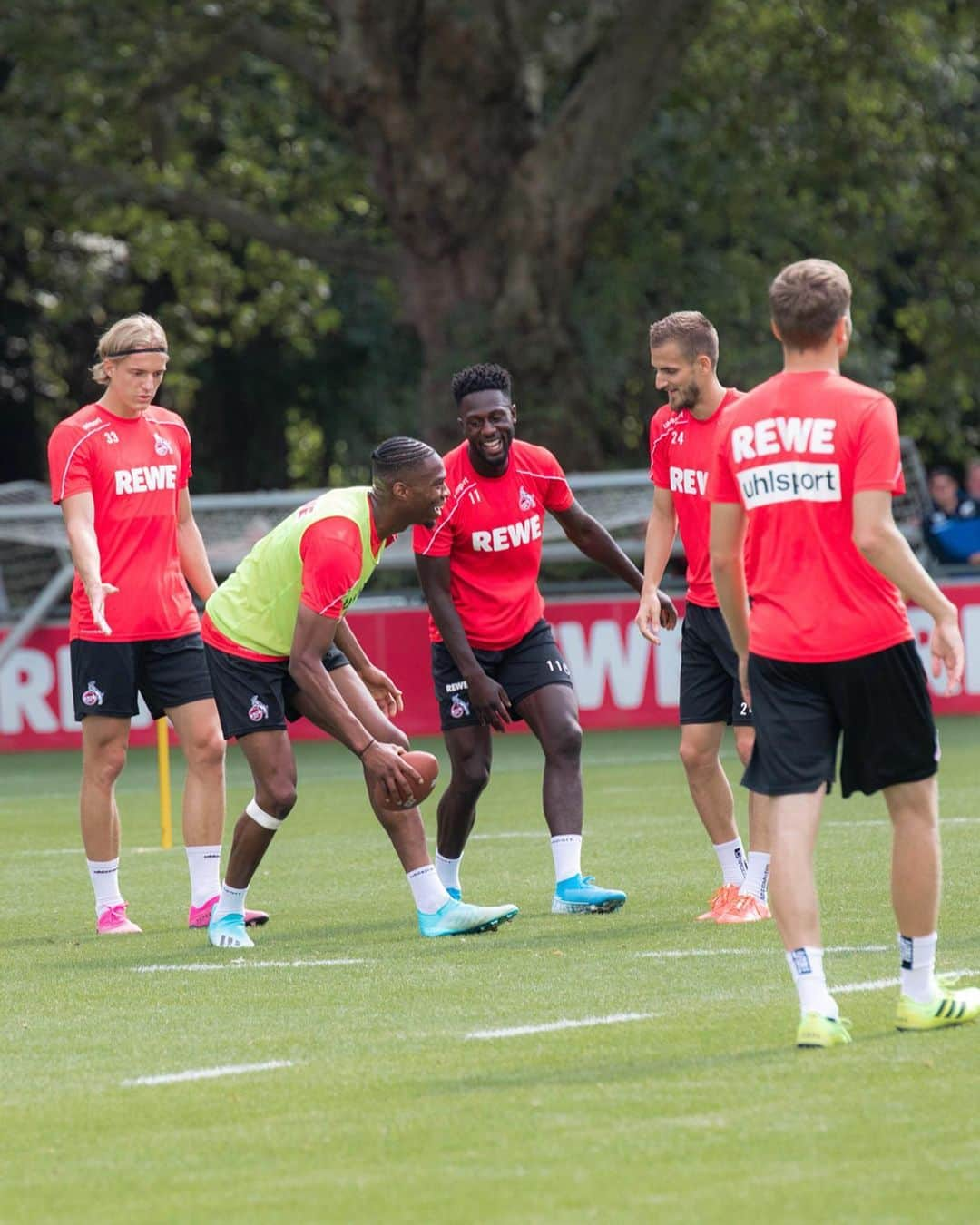 1.FCケルンさんのインスタグラム写真 - (1.FCケルンInstagram)「Football 🏈 statt Football ⚽️ #effzeh #Köln #Kölle #Training #Bundesliga」8月15日 3時03分 - fckoeln