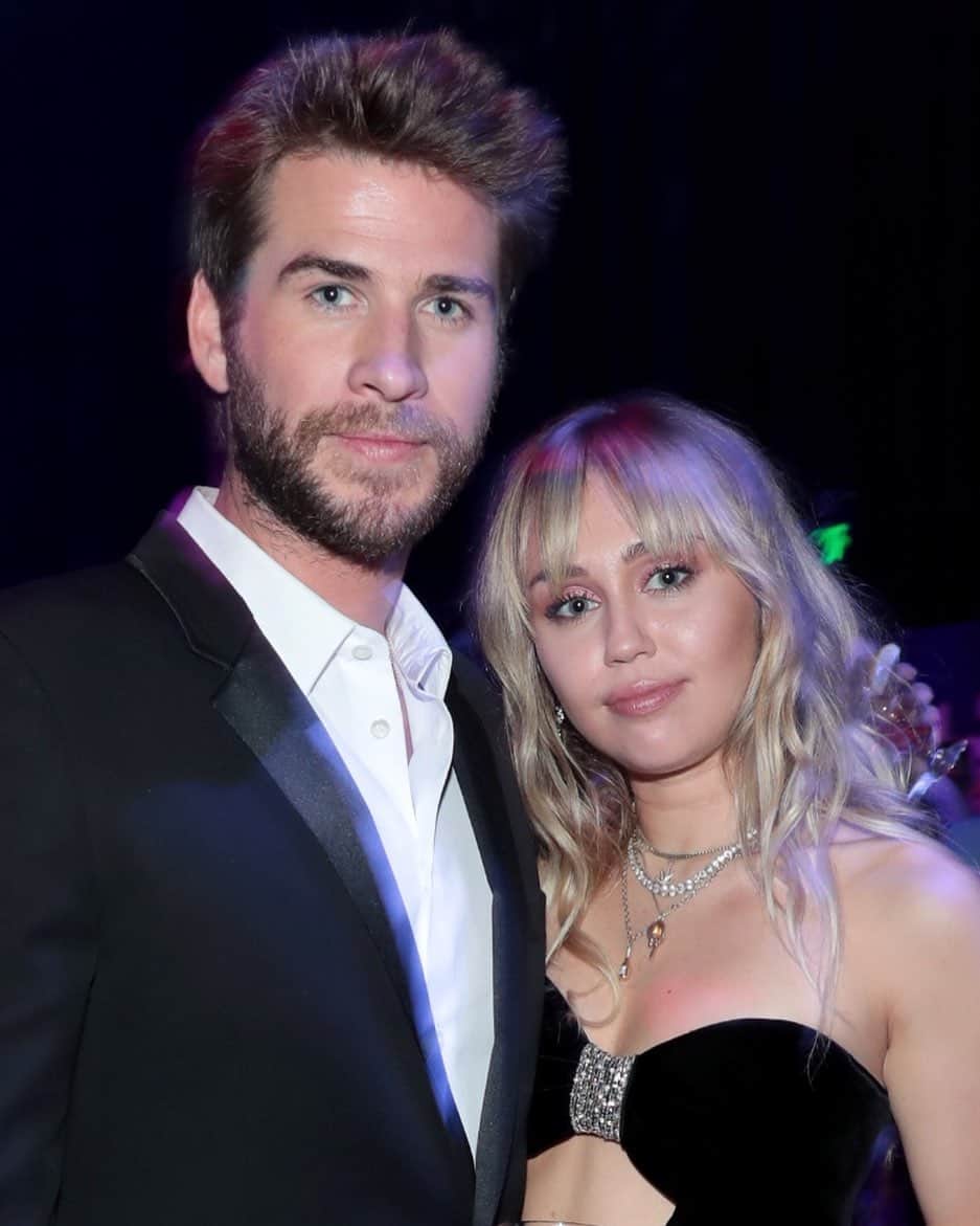 Just Jaredさんのインスタグラム写真 - (Just JaredInstagram)「Sources connected with both Miley Cyrus and Liam Hemsworth are telling two VERY different stories about why they broke up. Tap this pic in the LINK IN BIO to read both sides of the story, which includes claims of infidelity, drug use, and more.  #MileyCyrus #LiamHemsworth Photo: Getty」8月15日 3時24分 - justjared