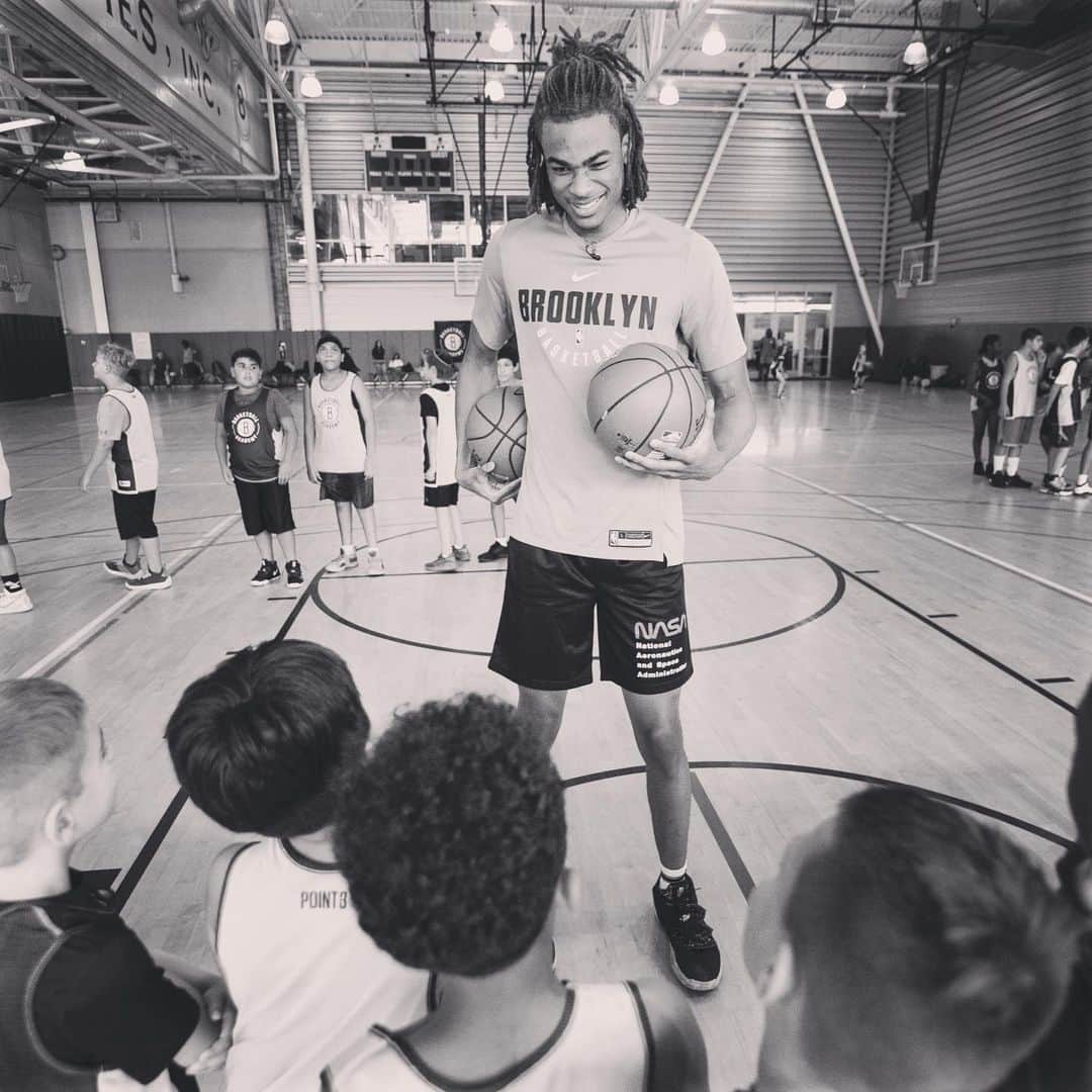 Brooklyn Netsさんのインスタグラム写真 - (Brooklyn NetsInstagram)「@nicolasclaxton: "I remember just a few years ago when I was in their shoes. It's definitely good to be able to give back."」8月15日 3時26分 - brooklynnets