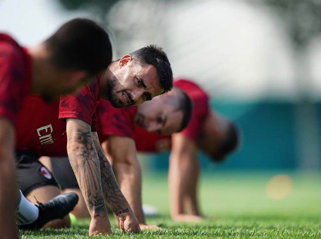 ヘスス・フェルナンデス・サエスのインスタグラム：「Training done ✅. ⠀⠀⠀⠀⠀⠀⠀⠀⠀ Last week before the league starts 💯 @acmilan ⠀⠀⠀⠀⠀⠀⠀⠀⠀ Otro entreno más ✅  Ultima semana antes de empezar con la Serie A 💯」