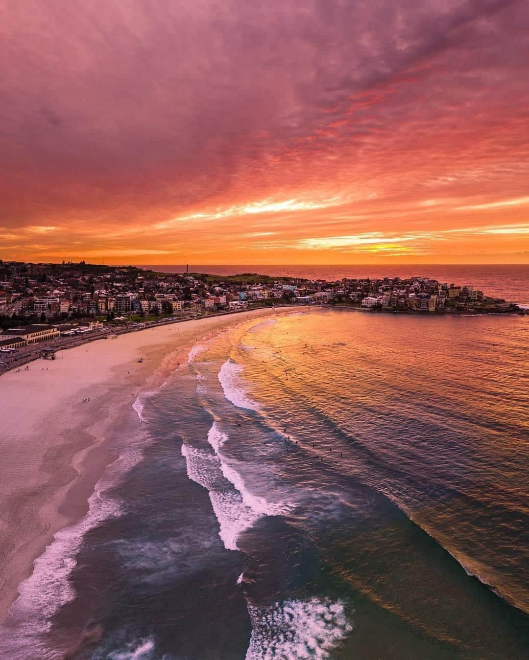 Australiaさんのインスタグラム写真 - (AustraliaInstagram)「Rise and shine, you don’t want to miss a #Bondi sunrise! 🌅 @seeshots got up extra early for this stunning @sydney #sunrise, and we think it's definitely worth it. Start your day right with a stroll along #BondiBeach early in the morning, and you might just be treated to a spectacular sky show like this. The only way to top it off is a nice cup of coffee and a big brekky at @lushonbondi, @speedoscafe or @triobondi along the way - Good morning, indeed.  #seeaustralia #newsouthwales #ilovesydney #bondibeach #travel」8月15日 4時00分 - australia