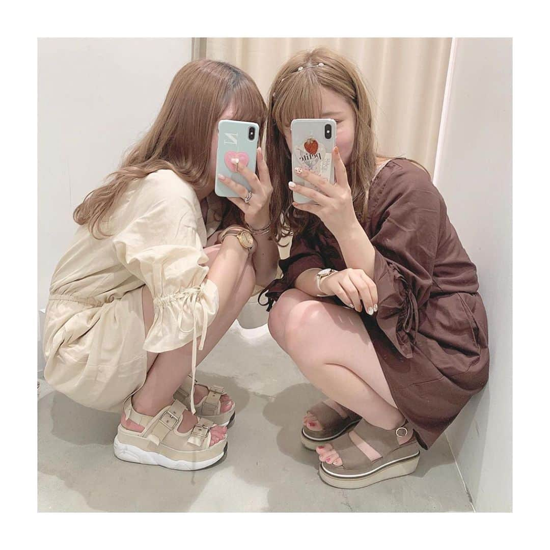 one after another NICECLAUPさんのインスタグラム写真 - (one after another NICECLAUPInstagram)「ㅤㅤㅤㅤㅤㅤㅤㅤㅤㅤㅤㅤㅤ  ㅤㅤㅤㅤㅤㅤㅤㅤㅤㅤㅤㅤㅤ 【#ナイスクラップの参戦服 🌻💓】 ㅤㅤㅤㅤㅤㅤㅤㅤㅤㅤㅤㅤㅤ  高身長さんと低身長さんで #シミラールック するなら 【店舗限定】 リネンミニロンパース🧸💓 ㅤㅤㅤㅤㅤㅤㅤㅤㅤㅤㅤㅤㅤ  ㅤㅤㅤㅤㅤㅤㅤㅤㅤㅤㅤㅤㅤ  #シミラールック で お出掛けするのにも おすすめ👌💕💕 ㅤㅤㅤㅤㅤㅤㅤㅤㅤㅤㅤㅤㅤ  ㅤㅤㅤㅤㅤㅤㅤㅤㅤㅤㅤㅤㅤ﻿﻿ 詳細は公式通販にUP❤︎﻿﻿ ㅤㅤㅤㅤㅤㅤㅤㅤㅤㅤㅤㅤㅤ﻿﻿﻿﻿﻿﻿﻿﻿ プロフィール欄のURLから❤︎﻿﻿﻿﻿﻿﻿﻿﻿﻿ ﻿﻿﻿﻿﻿﻿﻿﻿﻿﻿ @niceclaup_official_﻿﻿﻿﻿﻿﻿﻿﻿﻿﻿ ㅤㅤㅤㅤㅤㅤㅤㅤㅤㅤㅤㅤㅤ﻿﻿﻿﻿﻿﻿﻿﻿﻿﻿ ﻿﻿ㅤㅤㅤㅤㅤㅤㅤㅤㅤㅤㅤㅤㅤ﻿﻿﻿﻿﻿﻿﻿﻿ ﻿﻿﻿﻿﻿﻿﻿﻿ #niceclaup #niceclaup_ootd #niceclaup_2019ss #ootd #2019ss #fashion #frill #ロンパース  #ナイスクラップのシミラールック  ㅤㅤㅤㅤㅤㅤㅤㅤㅤㅤㅤㅤㅤ」8月14日 19時17分 - niceclaup_official_