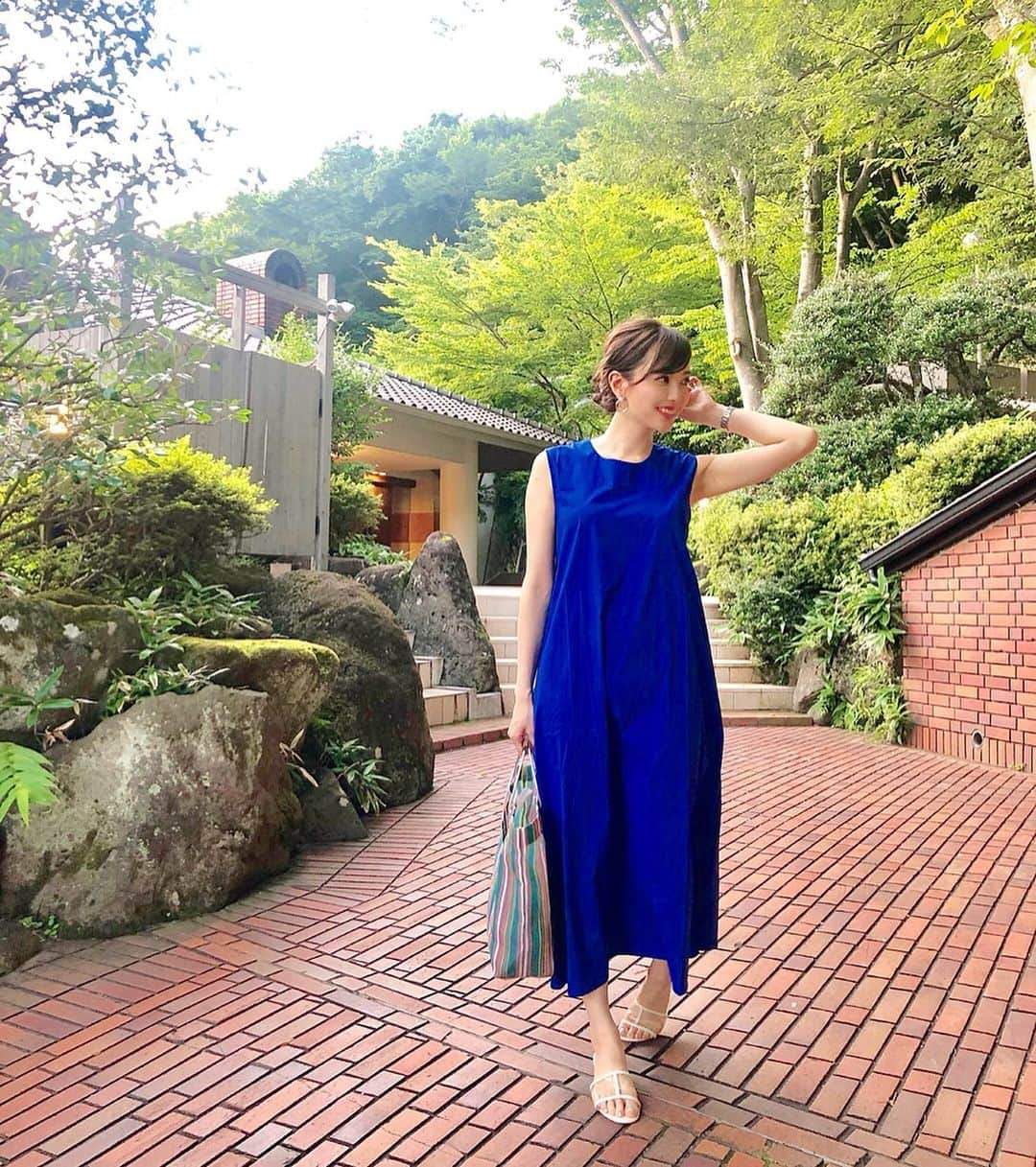 Aoiさんのインスタグラム写真 - (AoiInstagram)「先日のふく👗 プチプラとは思えないほど、発色も形もパーフェクトなワンピ🥺♥️ . . ワンピース @basement_online  靴 @zara  鞄 @marni  #ootd #fashion #basementonline#marni#zara#プチプラ#ワンピース#クリアサンダル#メッシュバッグ#新作」8月14日 19時19分 - aoioa