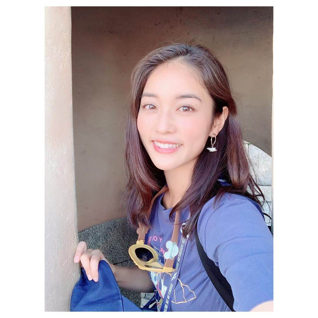 林恵理さんのインスタグラム写真 - (林恵理Instagram)「《出演情報》 SBC 信越放送 ずくだせテレビ 明日出演しまーす！！ なんと！ 今回は東京ディズニーリゾートに行ってきました🐭  新アトラクション、ソアリン！！✨ 最高の一言に尽きます。何回でも乗りたくなっちゃうアトラクションでした！！ 是非ご覧下さい！ . #shooting #model #portrait #spring  #camera #portrait #photography  #japan #followme #instalike  #instaphotography #model #offshot #reporter #disney #disneysea #disneyland #ポートレート #モデル #撮影 #ずくだせテレビ #ずくテレ #SBC #信越放送 #東京ディズニーリゾート #ディズニーランド  #ディズニーシー #夢の国 #ソアリン #新アトラクション」8月14日 19時29分 - eri_rin.215