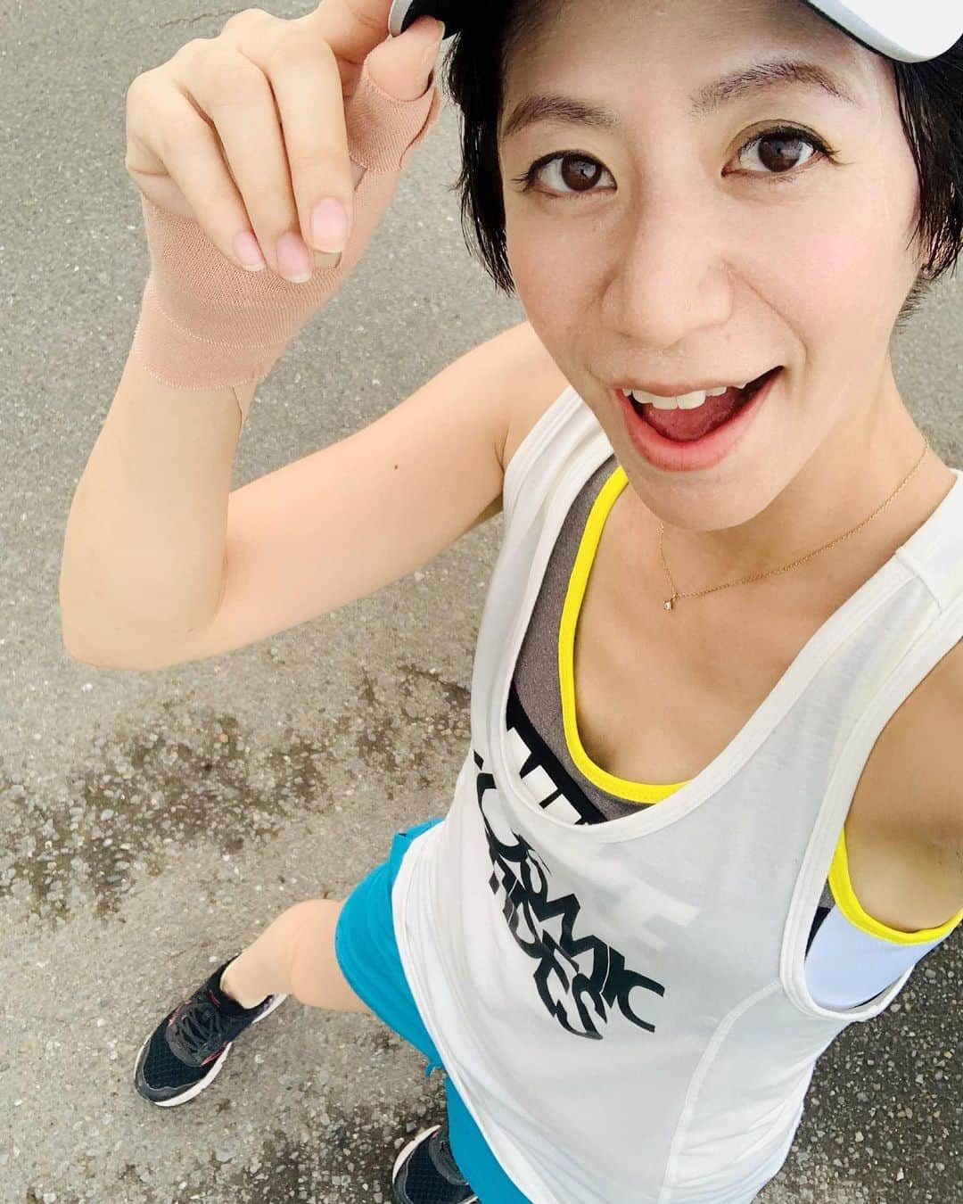 サトウヒロコさんのインスタグラム写真 - (サトウヒロコInstagram)「🏃‍♀️ 雨が降ったり止んだりの栃木。 相変わらず、ゆっくり5キロRUN！ 明日は天気が大荒れとのこと。 関西地区の皆様、どうかご無事で... ・ ・ #サトウヒロコ #シンガーソングライター #シンガーソングランナー #ひとり遊び #running #ランニング #走れる事に感謝 #ランニング女子 #igランニング #ハシリマスタグラム #ig自撮りランナーズ #ランニング好きな人と繋がりたい #腹筋を鍛える #ストレッチ #ぼっちRUN #ランニング #マラソン #ジョギング #ナイキプラス #ハシリマシタグラム #ハシリマスタグラム #ワークアウト #run #running #jogging  #justdoit  #nikerunning #nikeplus #marathon #workout #fitness」8月14日 19時29分 - satohiroko1208