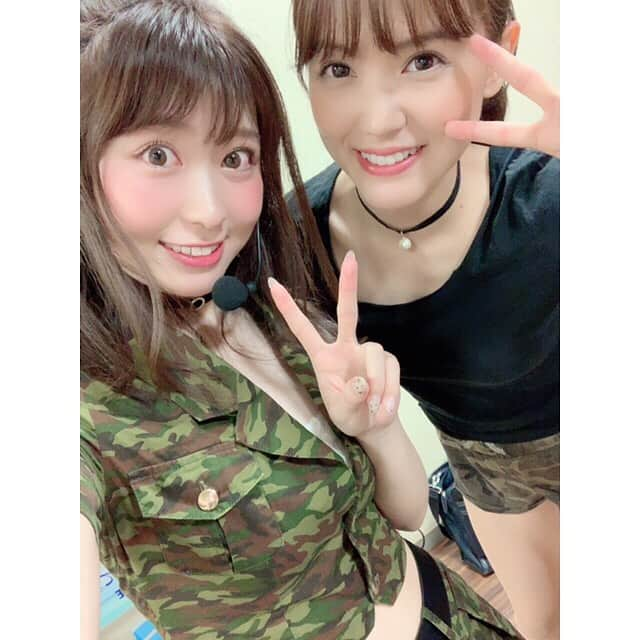 三島ゆかりさんのインスタグラム写真 - (三島ゆかりInstagram)「evolutionオフショット📷💖 迷彩柄はやっぱかっこいい感じになるよね👍✨ 美脚がウリの私はショーパンで勝負してます🍎🦵ww #sunnydaygirls #sdg #オリジナル曲 #evolution #スーパードーム #イメージガールユニット #アイドル #ライブ衣装 #迷彩 #美脚 #ショートパンツ #ゆずにゃん #ゆまちゃん #ゆかりんご #美脚3姉妹 #三島ゆかり #ゆかりんごチャンネル #ゆかりんごgames #followｍe」8月14日 19時33分 - apple340