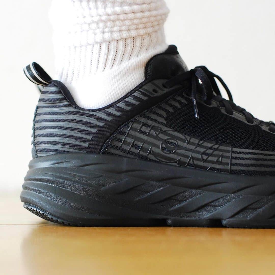wonder_mountain_irieさんのインスタグラム写真 - (wonder_mountain_irieInstagram)「_ HOKA ONE ONE / ホカ オネ オネ “BONDI 6 WIDE” ￥22,680- _ 〈online store / @digital_mountain〉 https://www.digital-mountain.net/shopdetail/000000009818/ _ 【オンラインストア#DigitalMountain へのご注文】 *24時間受付 *15時までのご注文で即日発送 *1万円以上ご購入で送料無料 tel：084-973-8204 _ We can send your order overseas. Accepted payment method is by PayPal or credit card only. (AMEX is not accepted)  Ordering procedure details can be found here. >>http://www.digital-mountain.net/html/page56.html _ #HOKAONEONE #ホカオネオネ #RINCON shirts→ #engineeredgarments ￥29,160- pants→ #engineeredgarments ￥35,640- mobile strap→ #EPM ￥7,344- watch→ #nigelcabourn ￥31,320- _ 本店：#WonderMountain  blog>> http://wm.digital-mountain.info/blog/20190814-1/ _ 〒720-0044  広島県福山市笠岡町4-18  JR 「#福山駅」より徒歩10分 (12:00 - 19:00 水曜定休) #ワンダーマウンテン #japan #hiroshima #福山 #福山市 #尾道 #倉敷 #鞆の浦 近く _ 系列店：@hacbywondermountain _」8月14日 19時51分 - wonder_mountain_