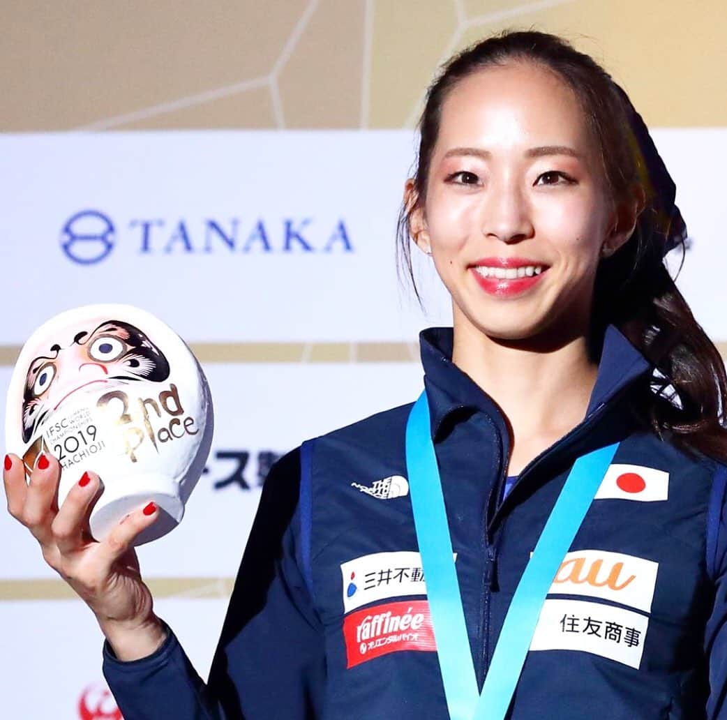 野口啓代のインスタグラム：「Thank you for 100K followers🌻🐞🌴 まさかのこのタイミングで!!! ♡ ♡ photo by @aflosport」