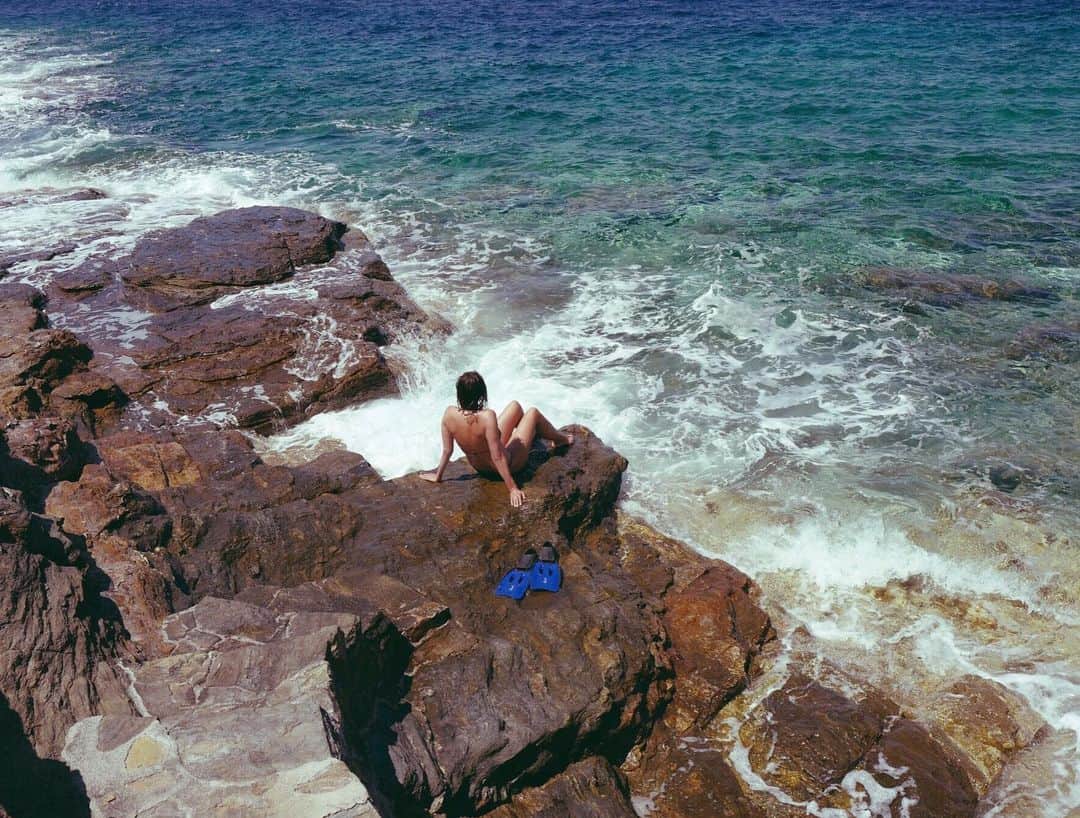 カロリーヌ・ド・メグレのインスタグラム：「🇬🇷💘🏊🏻‍♀️」