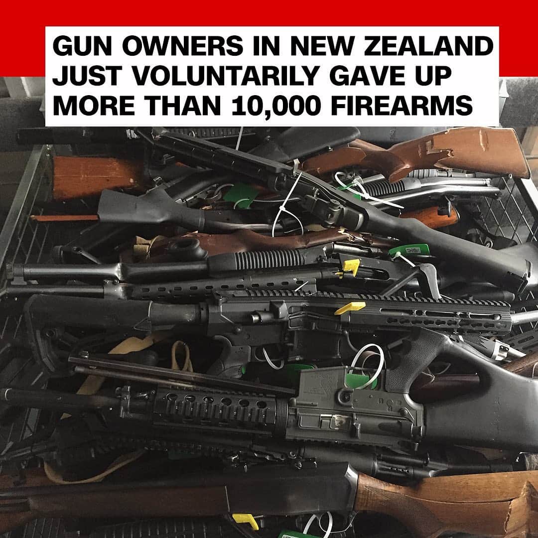 CNNさんのインスタグラム写真 - (CNNInstagram)「As of Sunday, a total of 10,242 firearms had been handed in to New Zealand police since a gun buyback program kicked off on July 13. The buyback was introduced after a gunman opened fire at two Christchurch mosques, killing 51 people. The program gives gun owners until December 20 to hand in semi-automatics, parts that convert firearms into semi-automatics, magazines over a certain capacity, and some shotguns. (📸: New Zealand Police/Getty Images)」8月14日 20時20分 - cnn