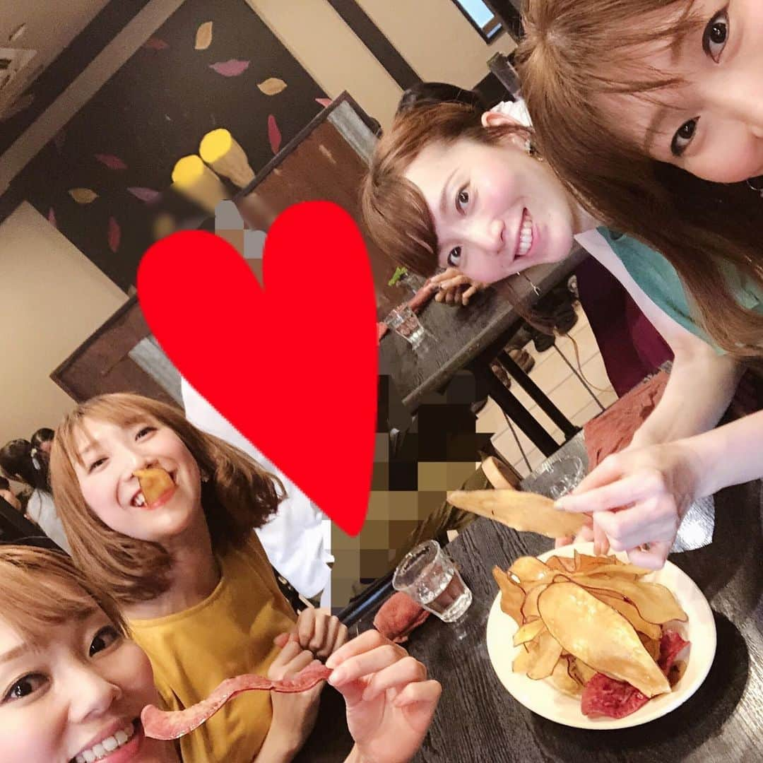 結乃かなりさんのインスタグラム写真 - (結乃かなりInstagram)「とある日。 初めてのボルダリング。 控えめに言って、最高😆 これはハマる。 ・ ・ その後はかき氷。この季節、コレは食べなければ🍧 さつまいもチップスも、美味でした🤤 ・ いつも仲良くしてくれて、色々連れてってくれる美女達に感謝😌 ・ ・ 台風怖いな。皆様もお気を付け下さい😖 ・ ・ #宝塚歌劇団#宝塚og#元宝塚歌劇団#宙組#雪組#osk日本歌劇団#愛白もあ#夢乃花舞#由萌ななほ#結乃かなり#ボルダリング#かき氷#大阪#女子会#大阪女子会」8月14日 20時31分 - kanariyuino