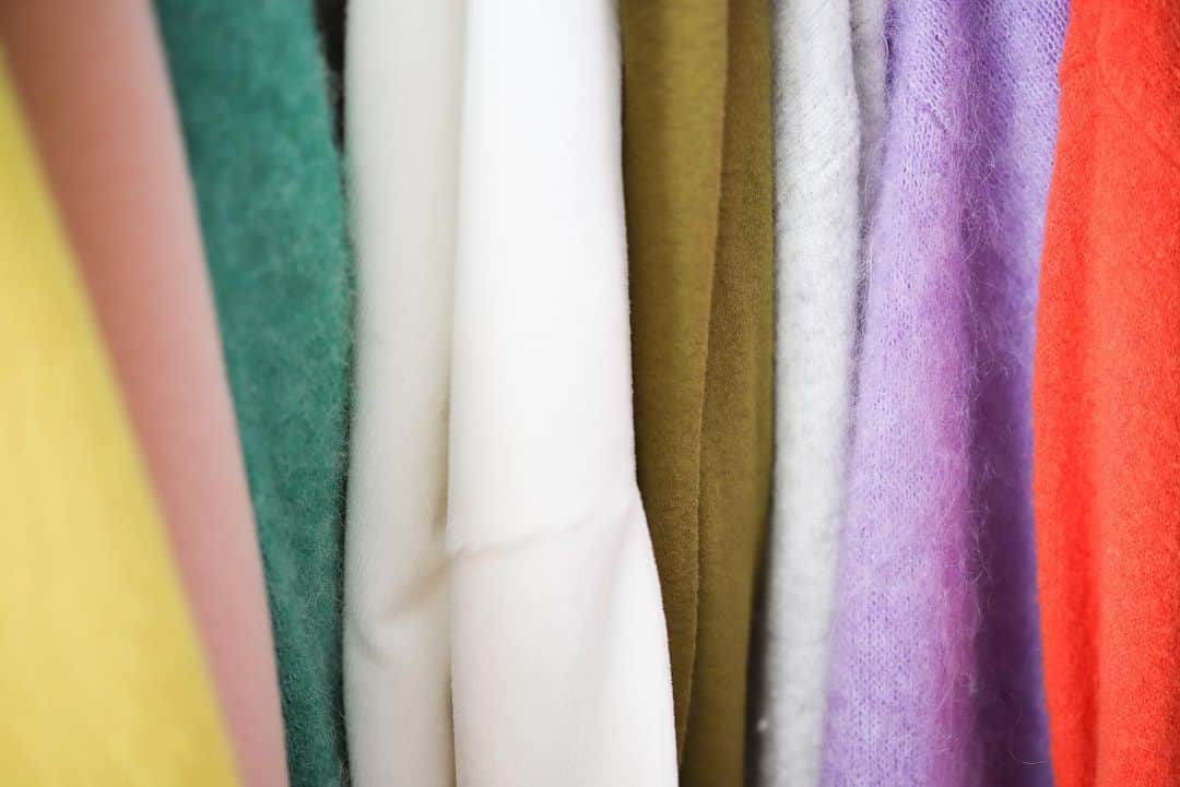 アメリカンビンテージのインスタグラム：「New season, new colors, new fabrics 💚💛💜❤️ Find out the FW19 collection in stores and on www.americanvintage-store.com #americanvintage #fw19 #fallwinter19 #newcollection #essentials #fabrics #colors」
