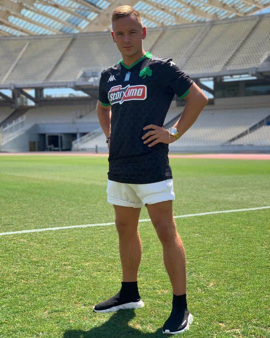 ウッフェ・ベックのインスタグラム：「Panathinaikos ✍️ 2022 #letsgo」