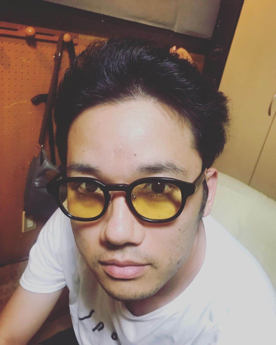 石川龍さんのインスタグラム写真 - (石川龍Instagram)「なにかと慌しく過ごしています。 今日は夜からザチャレック。新曲のレコーディングでございます。 タラチャレが色眼鏡かけると、P感が増します。タラPです。 #ザチャレ #ザチャレック」8月14日 20時53分 - slow_night