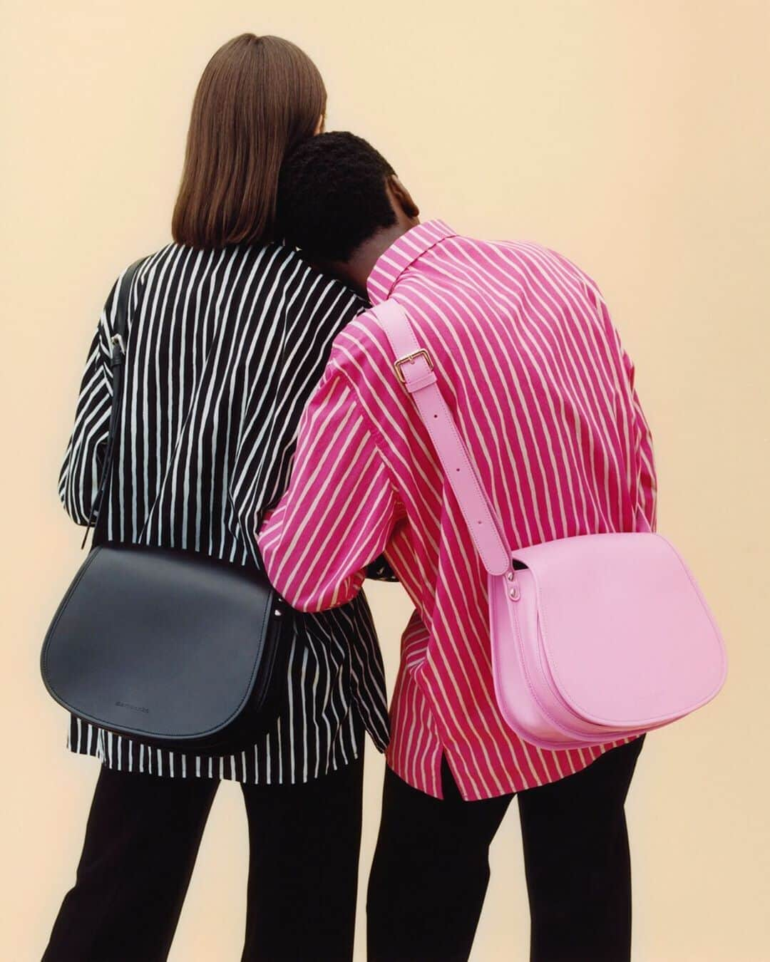 マリメッコさんのインスタグラム写真 - (マリメッコInstagram)「Salli – a trustworthy companion ⠀⠀⠀⠀⠀⠀⠀⠀⠀ Inspired by our archives, the Salli saddle bag is a staple reinvented. Explore the new bag collection at marimekko.com and in-store. #marimekko」8月14日 20時58分 - marimekko