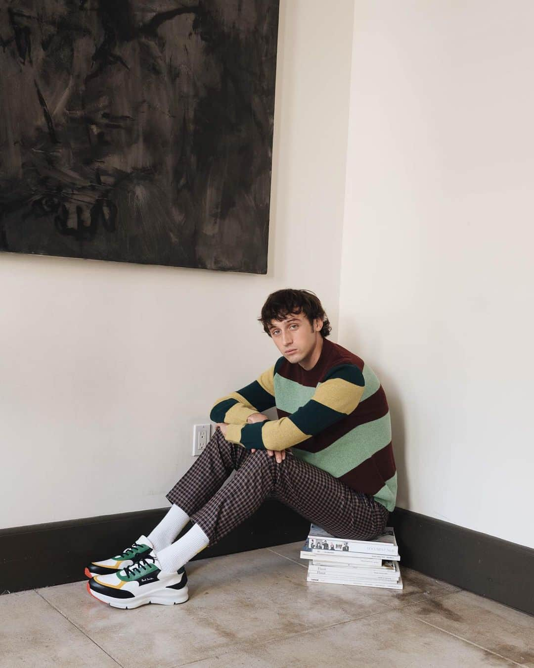 ポールスミスさんのインスタグラム写真 - (ポールスミスInstagram)「In the gallery with @ericjess. 👆🏼to shop the look.  #PaulSmith #art #stripe #colour #menswear」8月14日 20時59分 - paulsmithdesign