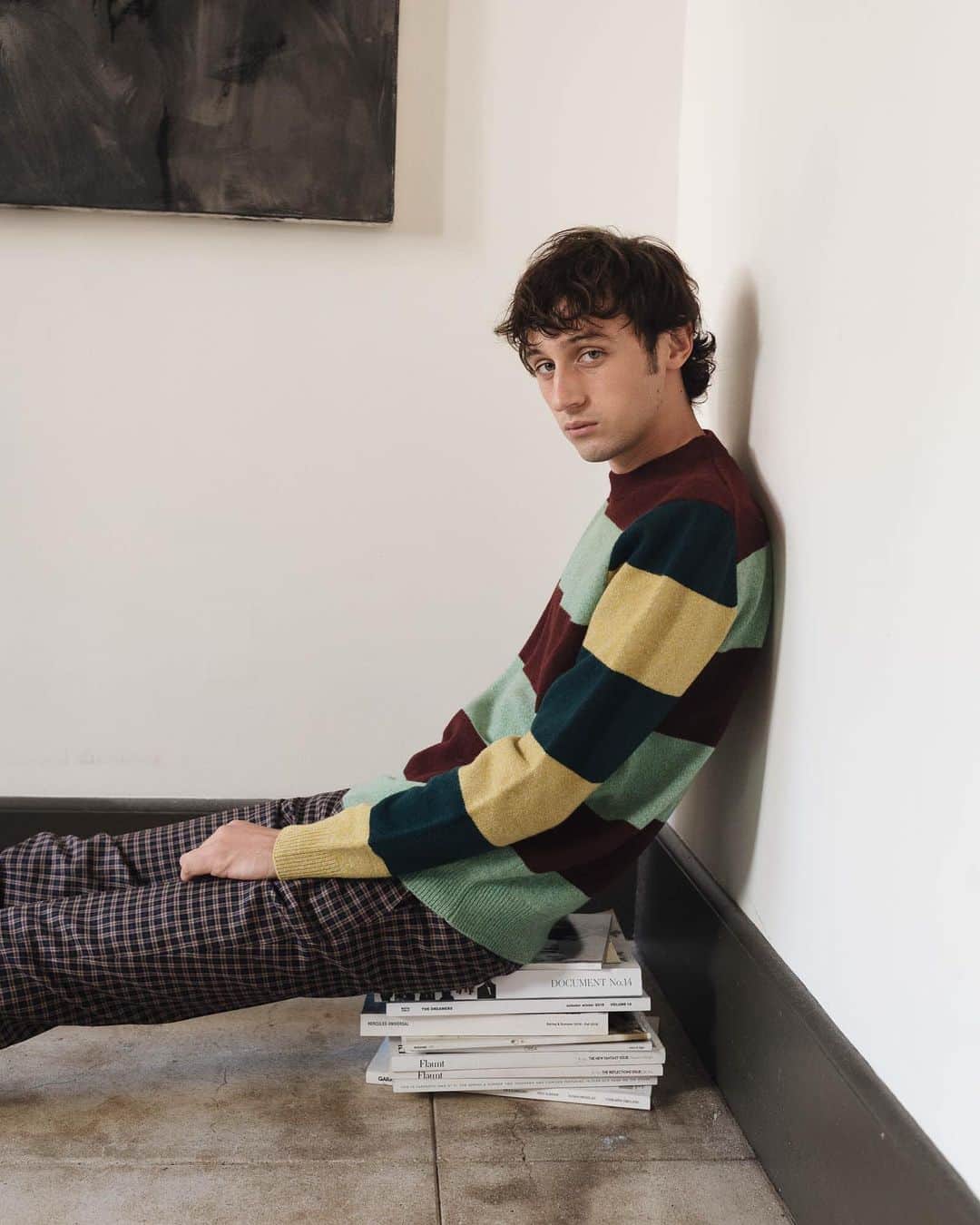 のインスタグラム：「In the gallery with @ericjess. 👆🏼to shop the look.  #PaulSmith #art #stripe #colour #menswear」