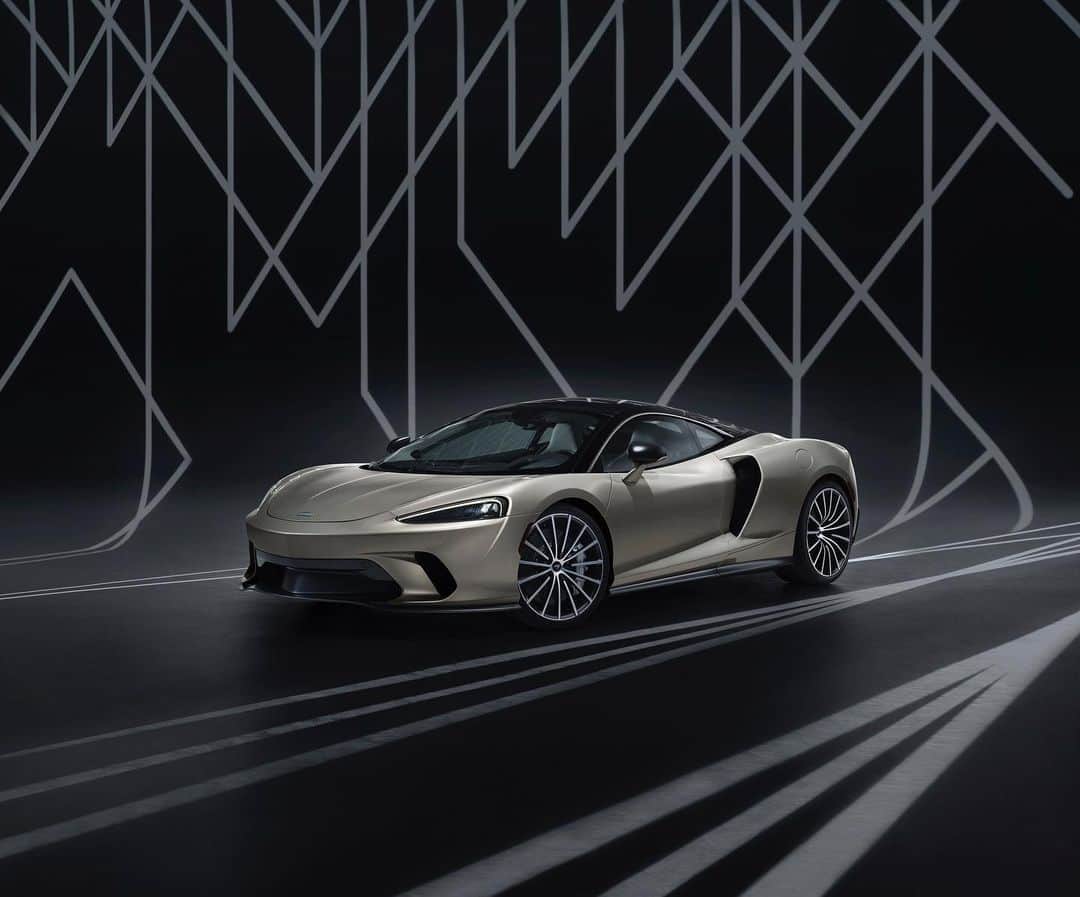 McLaren Automotiveさんのインスタグラム写真 - (McLaren AutomotiveInstagram)「Introducing the McLaren GT by MSO. Re-imagining the spirit of traditional Grand Touring. Join us this Sunday at the Pebble Beach Concours d’Elegance for this stunning cars’ public debut. #McLarenGTxMSO」8月14日 21時01分 - mclarenauto