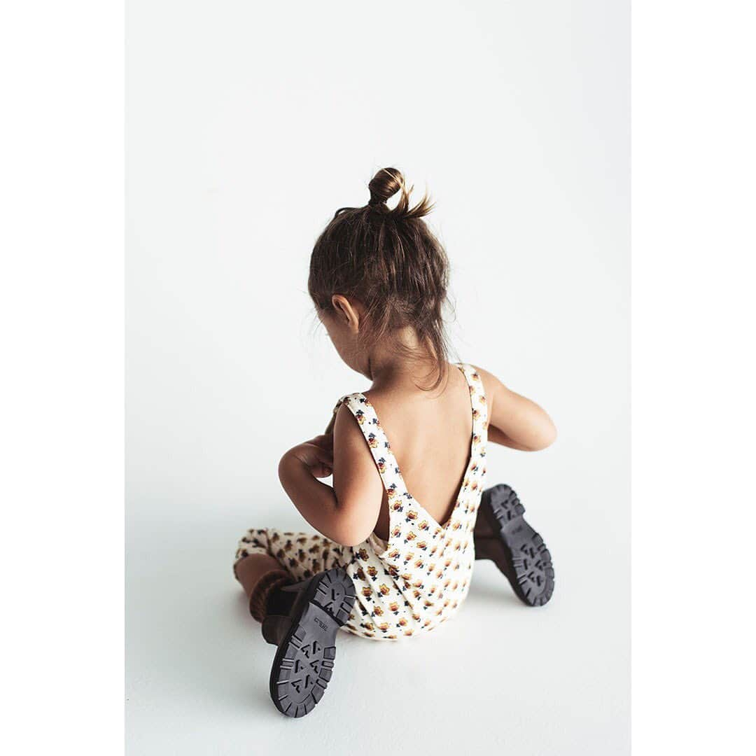 ZARAさんのインスタグラム写真 - (ZARAInstagram)「New edit for babies with a lot of flower prints! @zarakids」8月14日 21時09分 - zara