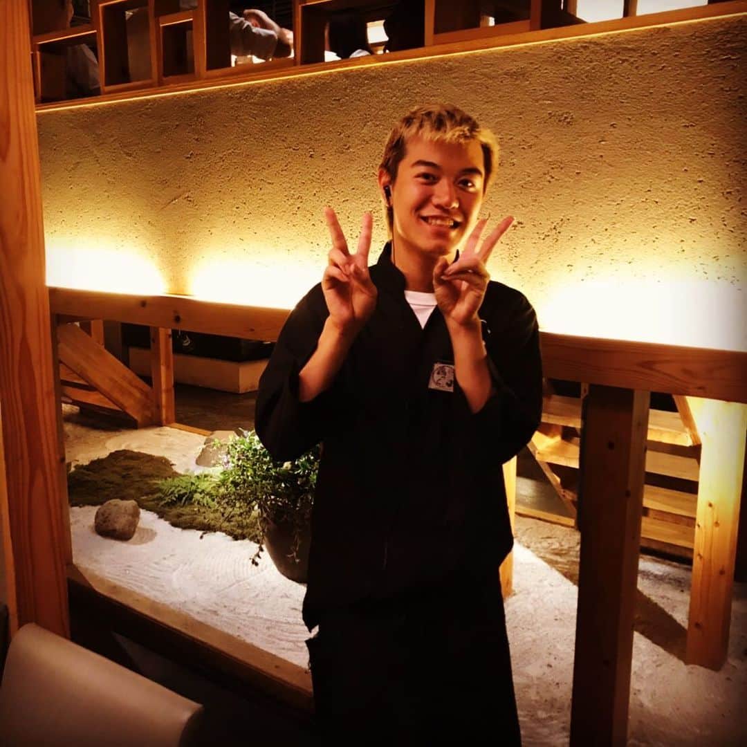 trick umekitaさんのインスタグラム写真 - (trick umekitaInstagram)「今日も楽しく営業中、鶏っくうめきた店です🎶 少し緊張してしまいましたが、楽しさは誰なも負けません！ #梅田個室 #梅田グルメ #梅田ディナー #梅田ごはん #乾杯 #大阪グルメ #梅田飲み #神泡 #instafood #instagood #instalike #likeforlikes #l4l #l4like #いいね返し #いいね返しは絶対 #fff #ffl #鶏 #チーズ #夏 #summer #居酒屋」8月14日 21時26分 - umekita83