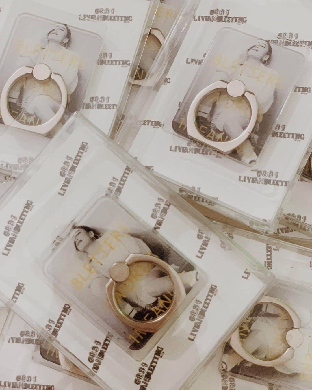 jyA-Me（ヤミー）のインスタグラム：「Last 5 rings💋 思いのほか人気みたいで嬉しいです😝💕 残り5個となりました🔜 欲しいかたは、私のTopからストアへGOです🔥 URL⬇️ https://jyameofficial.stores.jp/ . . #２枚目はNo加工 ご購入された方で、 8月31日のイベントに来てくださる方は 当日チケットと共にお渡しとなります✨ お楽しみに❤️」