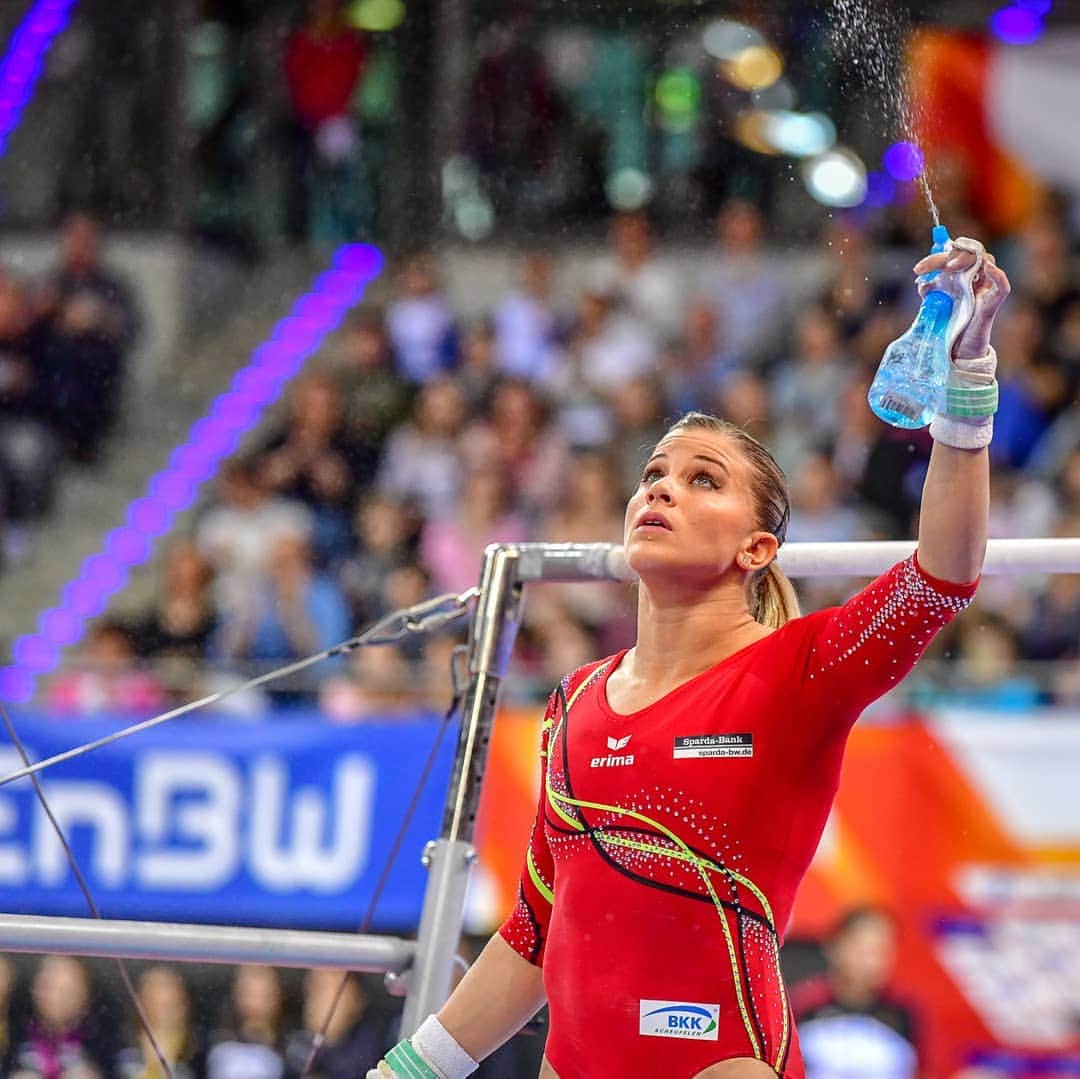 エリザベト・ザイツのインスタグラム：「Wer wird bei den Weltmeisterschaften 2019 das Deutsche Team vertreten!? Am Samstag, den 24.8. turnen wir die erste WM-Qualifikation in der Scharrena Stuttgart. Habt ihr euch schon Karten gesichert ? Wir freuen uns auf Jeden , der uns anfeuert !!! . . . @spitzensport_bundeswehr @stuttgart2019 #worldsqualification #worldchampionships #nationalteam #germany #eliseitz #roadtotokyo2020 #gymnastics 🇩🇪」