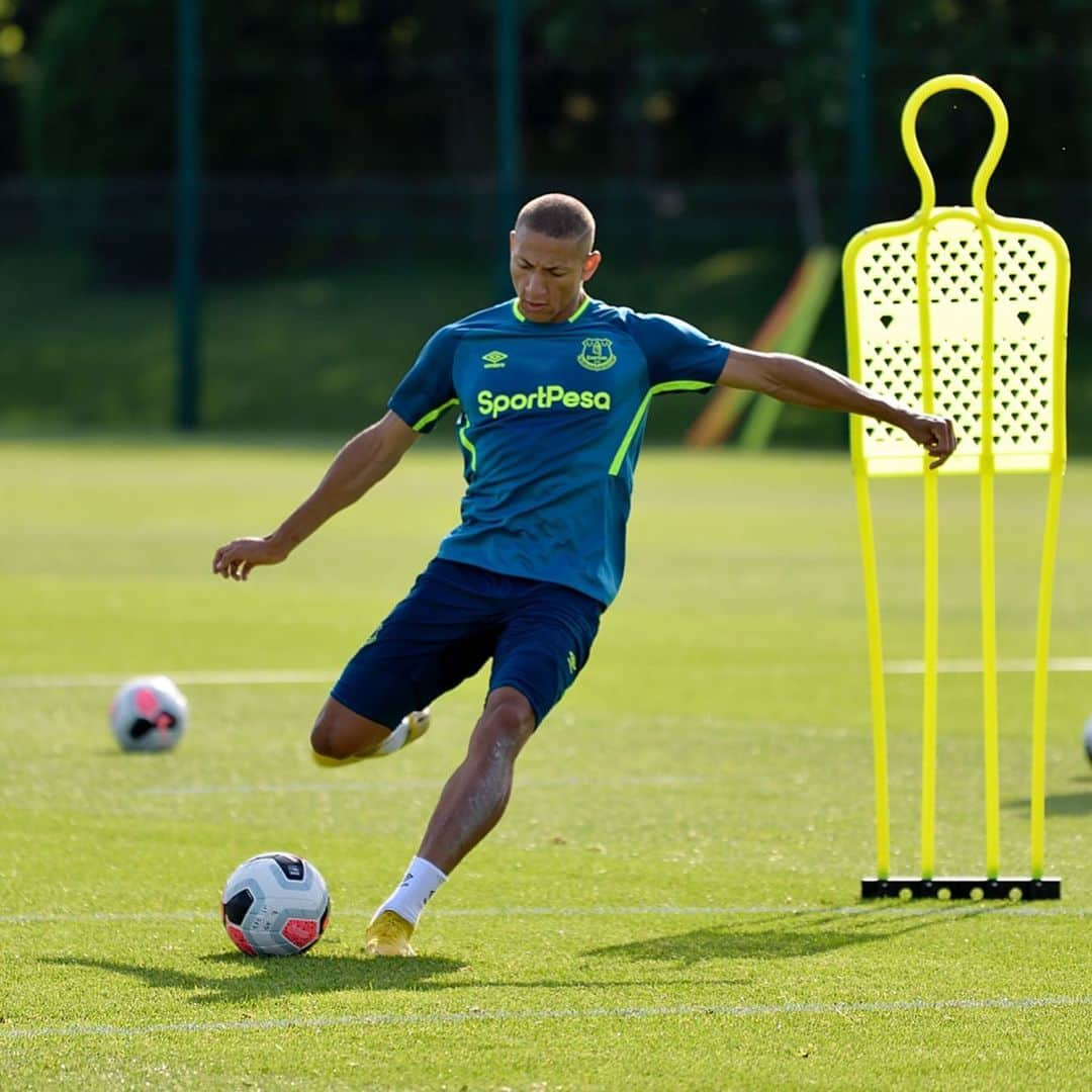 エヴァートンFCさんのインスタグラム写真 - (エヴァートンFCInstagram)「3️⃣ days until we’re back at Goodison! 🙌 • • • #everton #efc #blues #toffees #goodison #training #watford #premierleague #pl」8月14日 21時59分 - everton