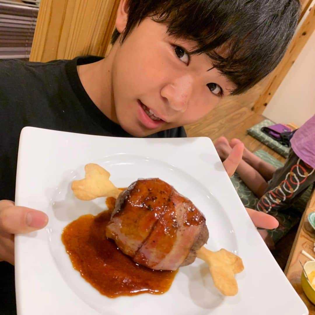 鈴木福さんのインスタグラム写真 - (鈴木福Instagram)「マンガ肉！  #鈴木福#マンガ肉#マンガ#肉#おもしろい#美味しかった」8月14日 22時12分 - s_fuku_te