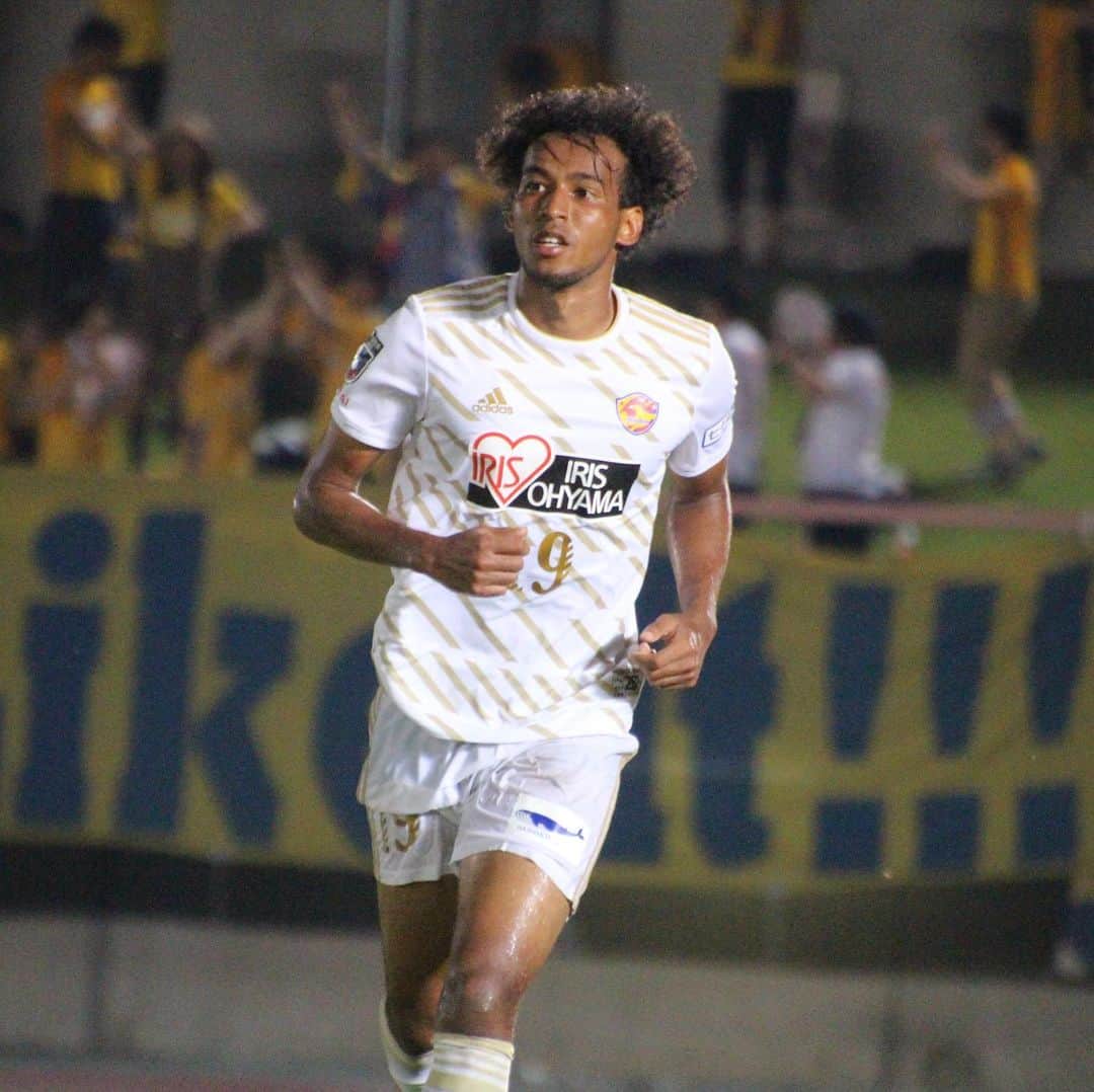 のインスタグラム：「8月14日 天皇杯 3回戦 カターレ富山戦 1-0で勝利しました！熱い応援ありがとうございました！ #ベガルタ仙台 #仙台 #サッカー #Jリーグ #2019シーズン #スローガン #ReVolution #天皇杯 #ジャーメイン良 #19番 #カターレ富山」