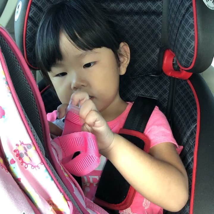 フロリダさえさなのインスタグラム：「さなもプリスクールのfirst day🏫✨ バックパックはとりあえずさえのおさがり😊」