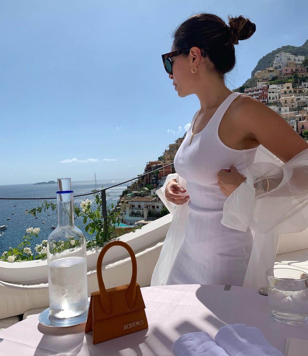 Marianna Hewittのインスタグラム：「A spontaneous decision to book a trip + 24 hours of travel later and I made it to Positano. I’ve come here the last 3 out of 4 summers and it’s still so special every time ✨」