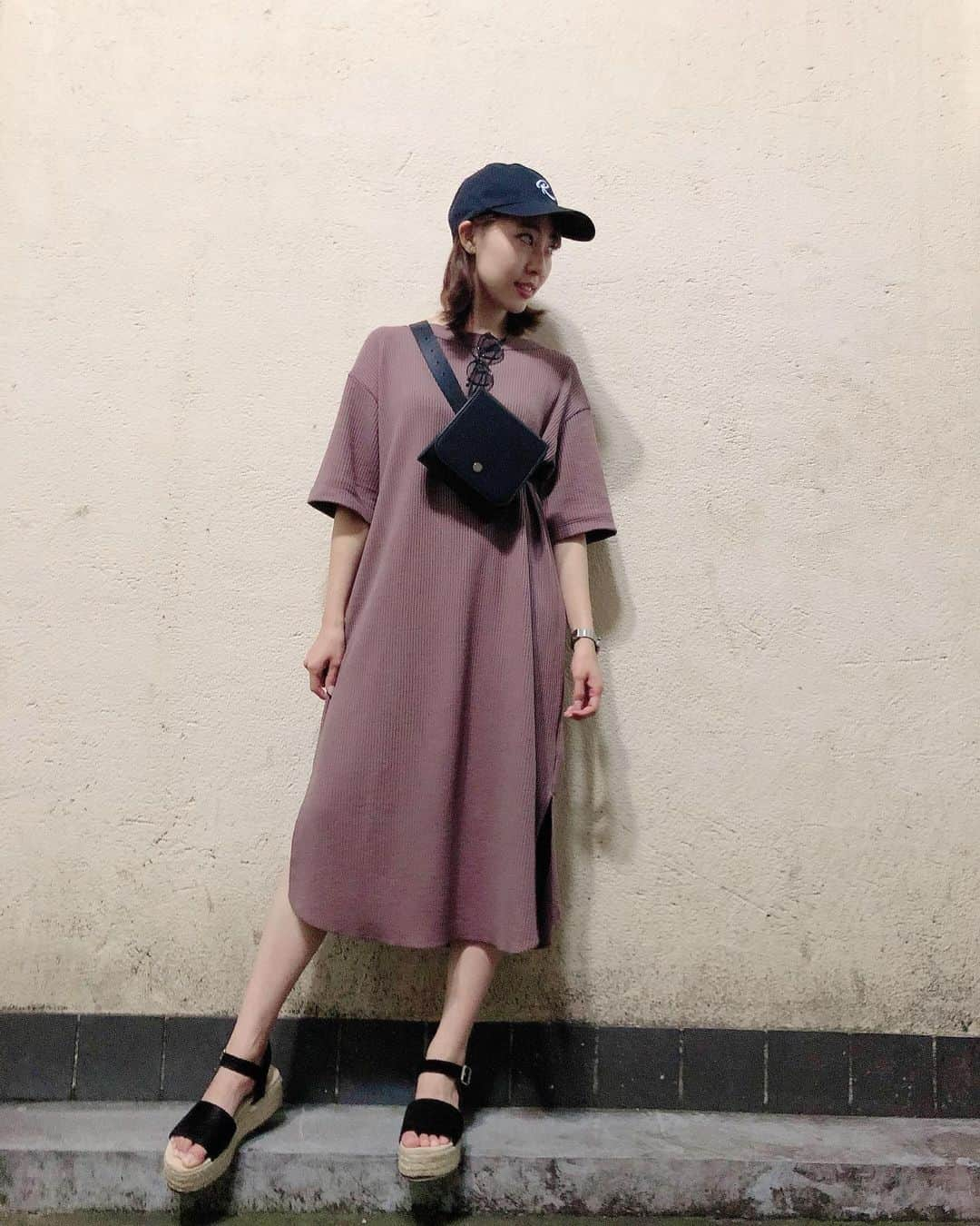 藤江れいなさんのインスタグラム写真 - (藤江れいなInstagram)「最近、ブラウン好き☺️ #２２時の嫁  #私服 #ootd #fashion #コーディネート #ワンピース #GU #CAP #andR #サンダル #WEGO #ウエストポーチ #moussy #プチプラコーデ #プチプラ」8月14日 22時34分 - 01nyan0201