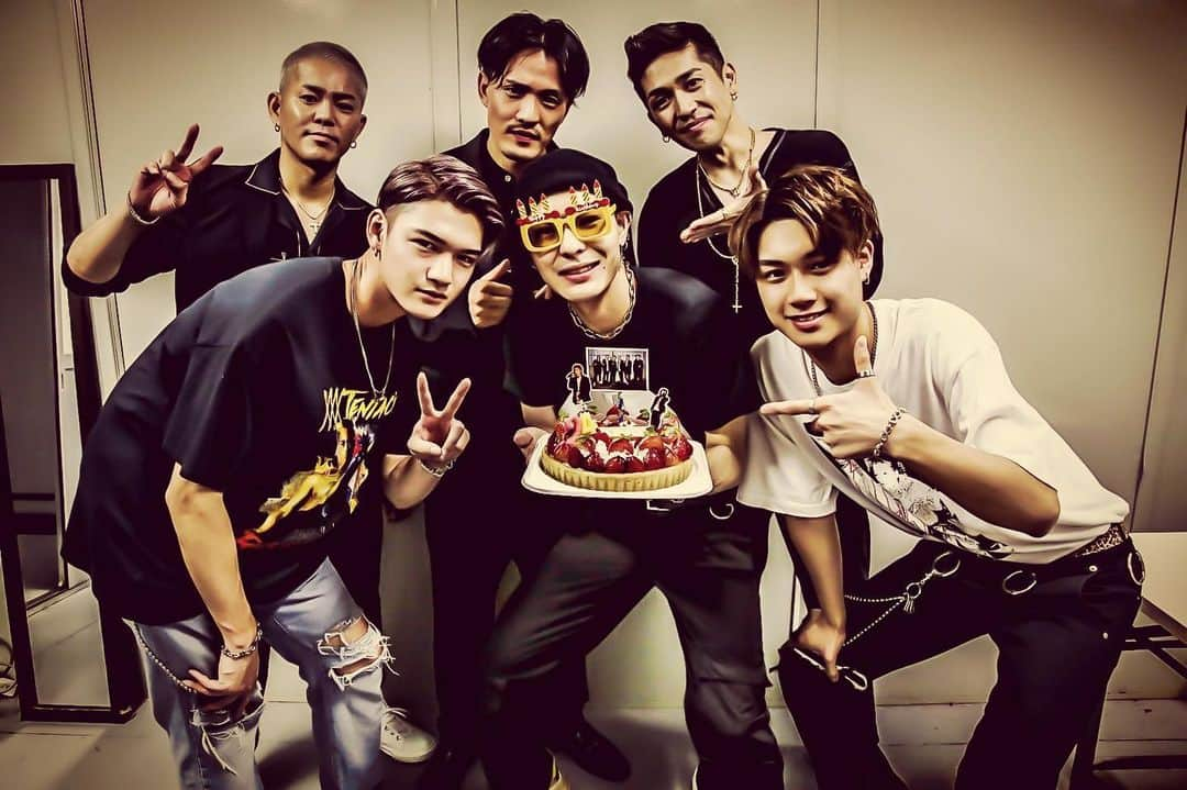 YUICHIROさんのインスタグラム写真 - (YUICHIROInstagram)「. Happy bday Suzuki‼︎‼︎‼︎ . 誕生日おめでとう、涼樹‼︎‼︎‼︎ . #DEEPSQUAD #DEEP #happybirthday #birthday #比嘉涼樹 #SQUAD」8月14日 22時35分 - deep_yuichiro_official