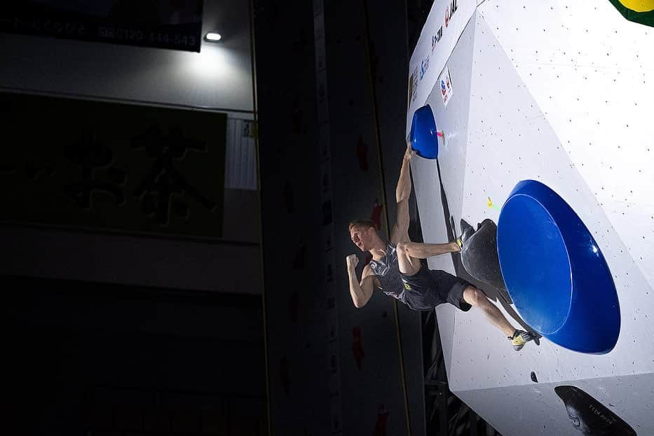 ヤコブ・シューベルトさんのインスタグラム写真 - (ヤコブ・シューベルトInstagram)「Bouldering Vice World Champion 🥈😱🎉 Yesterday was insane, winning a medal in Bouldering was always a dream and it came true!  Finals was definitely something else 😅 lots of jumps, tricky boulders and almost no tops. Fighting for 3 zones was enough to secure this 2nd place behind a very strong @tomoa_narasaki 👏🏼 Congrats as well to @yannick_flohe for completing the podium 🙌 No time to chill and celebrate though, Lead already started and although I felt pretty tired today I manged to top both Qualification routes and can‘t wait to try hard tomorrow again before going into a much needed restday 😅💪🏿 • Photos by @moritzliebhaber (1) and @wilhelmheiko (2&3) • #ifscwch #hachioji2019 #bouldering #viceworldchampion @mammut_swiss1862 @lasportivagram @innsbrucktourism @raiffeisen @heeressportzentrum @gloryfy @thecrag_worldwide」8月14日 22時38分 - jakob.schubert