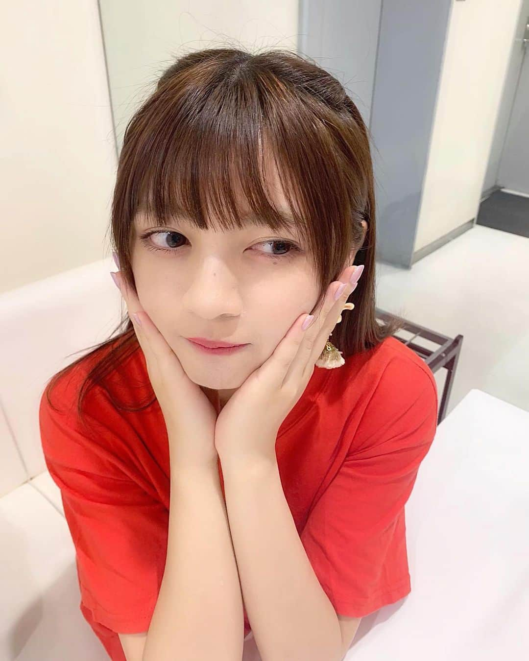 廣川奈々聖さんのインスタグラム写真 - (廣川奈々聖Instagram)「たまには赤色とか着たくなる〜🐶❤️」8月14日 22時46分 - nanaseven7_u_u