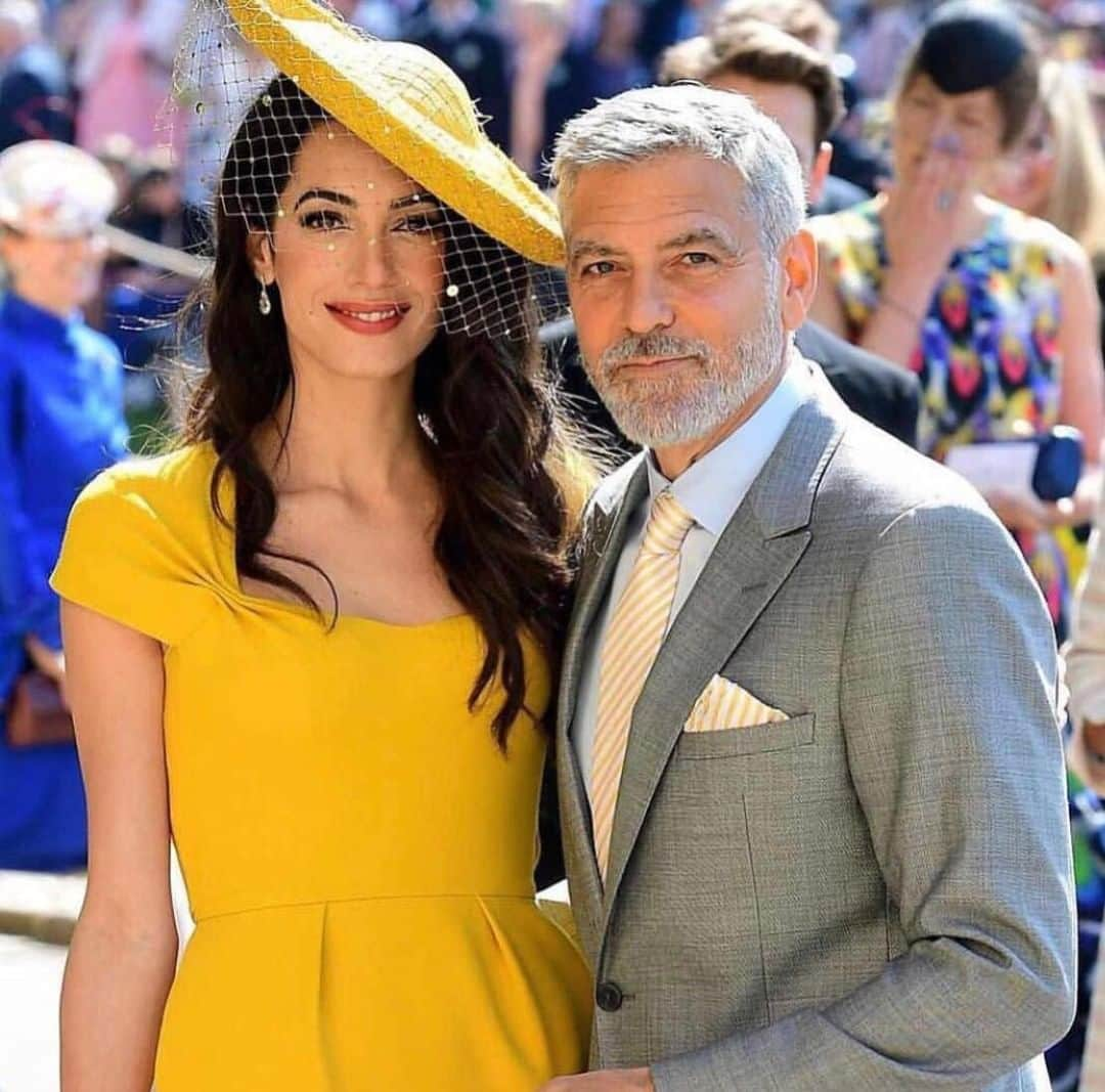 シャーロット・ティルベリーさんのインスタグラム写真 - (シャーロット・ティルベリーInstagram)「#Throwback to getting my incredible, beautiful friend #AmalClooney ready for the Royal Wedding last year! I LOVE this FLAWLESS wedding guest makeup look!! #GetTheLook: 👁EYES👁 Eyes To Mesmerise in Oyster Pearl and Champgne Luxury Eye Palette in The Sophisticate Beauty Light Wand in the inner corner of the eyes The Classic Eyeliner in Brown Legendary Lashes Volume 2 💄LIPS💄 Lip Cheat in M.I Kiss  Matte Revolution Lipstick in M.I Kiss  mixed with Walk of No Shame 🌟COMPLEXION🌟 Magic Cream, Light Wonder Foundation in shades 6 & 7 Airbrush Flawless Finish Powder in shade 2 Filmstar Bronze & Glow  Follow my #linkinbio for more wedding makeup magic #inspiration!」8月14日 23時00分 - charlottetilbury