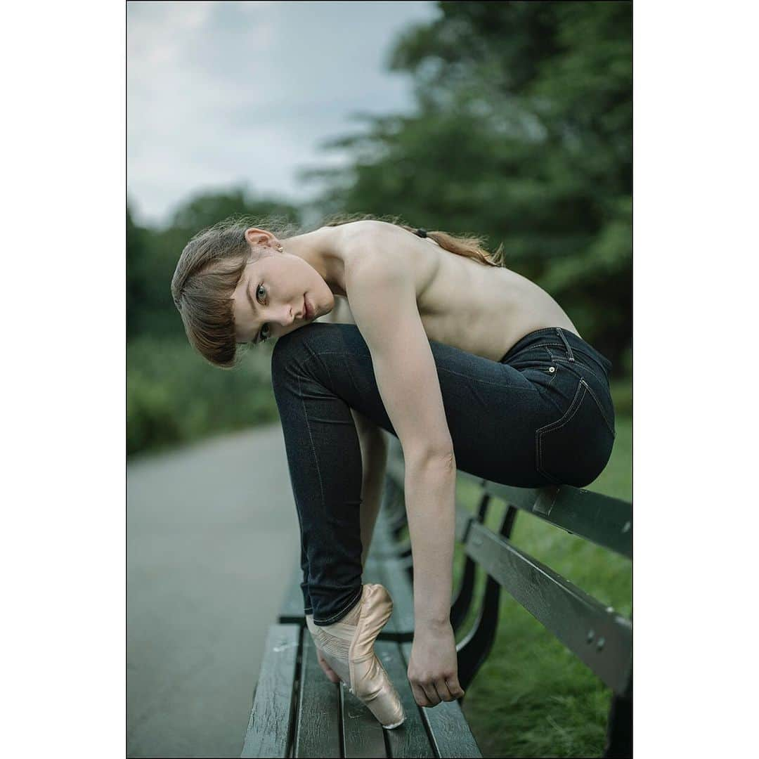 ballerina projectさんのインスタグラム写真 - (ballerina projectInstagram)「Gina Scott in Central Park. #ballerina - @gina_the_ballerina #centralpark #newyorkcity #ballerinaproject #ballerinaproject_ #ballet #dance #pointe #pointeshoes #denim #ginascott  The Ballerina Project book is now available for pre-order on Amazon. Link is located in our Instagram profile. #ballerinaprojectbook」8月14日 22時52分 - ballerinaproject_