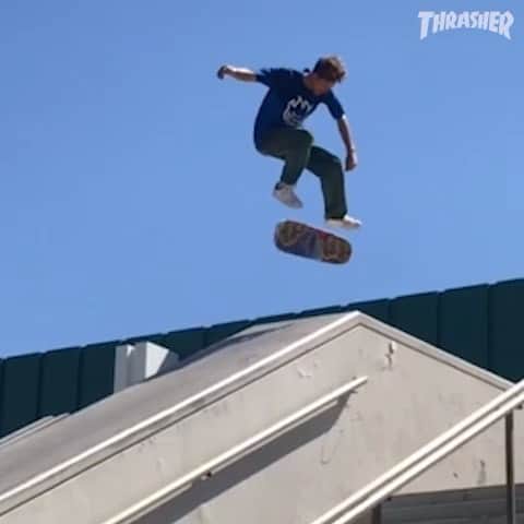 スラッシャーのインスタグラム：「👉🏽 @sebowalker vs Staples ⛰ Filmed by @sk8rat」