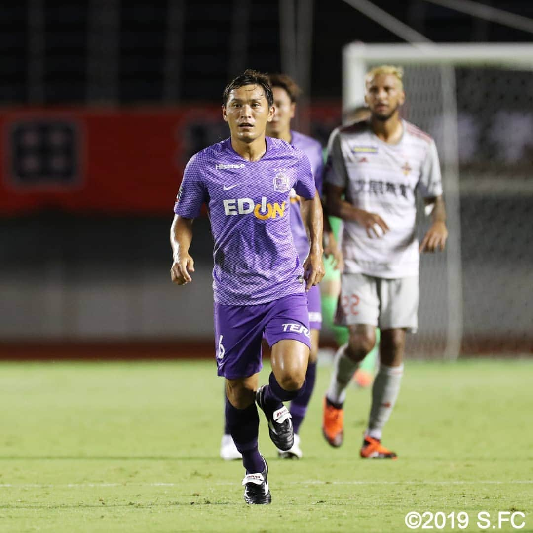 サンフレッチェ広島さんのインスタグラム写真 - (サンフレッチェ広島Instagram)「. ⚽天皇杯 JFA 第99回全日本サッカー選手権大会 3回戦　試合結果⚽ サンフレッチェ広島　2-1　ツエーゲン金沢 前半：0-1 後半：2-0 【得点者（広島のみ）】東俊希、渡大生  先制点を許しながらも粘り強く戦って逆転勝利✨ 悪天候ながらも、最後まで熱いご声援をありがとうございました🙇  #松本大弥 選手 #松本泰志 選手 #吉野恭平 選手 #井林章 選手 #エミルサロモンソン 選手 #レアンドロペレイラ 選手 #青山敏弘 選手 #東俊希 選手 #渡大生 選手 #sanfrecce #ICHIGAN」8月14日 23時02分 - sanfrecce.official