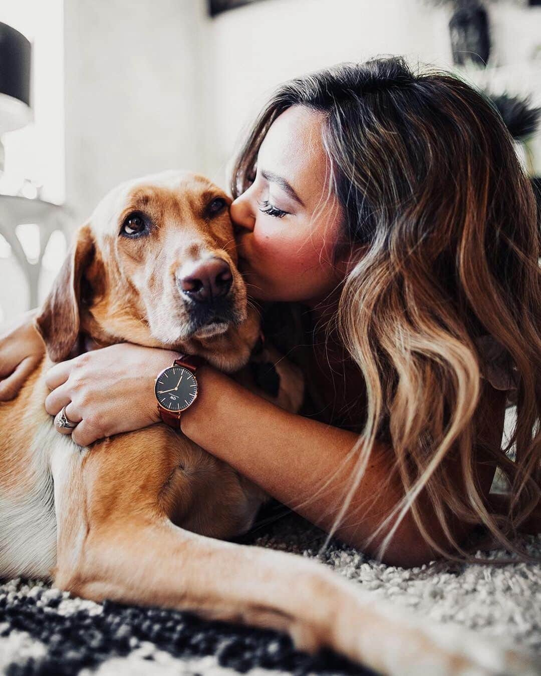 ダニエルウェリントンさんのインスタグラム写真 - (ダニエルウェリントンInstagram)「"When we got our dog Penny, she immediately taught us both how to love more unconditionally and live in the moment and more carefree. It's times like these that give us a fresh perspective on how good life can be." @bryanadamc #DWmoments #DanielWellington」8月14日 23時02分 - danielwellington