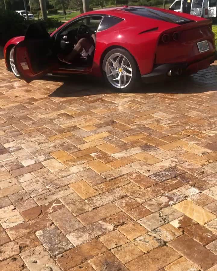 グッチ・メインのインスタグラム：「Health is Wealth 💰🔥💪🏿 🏎🚘❤️」