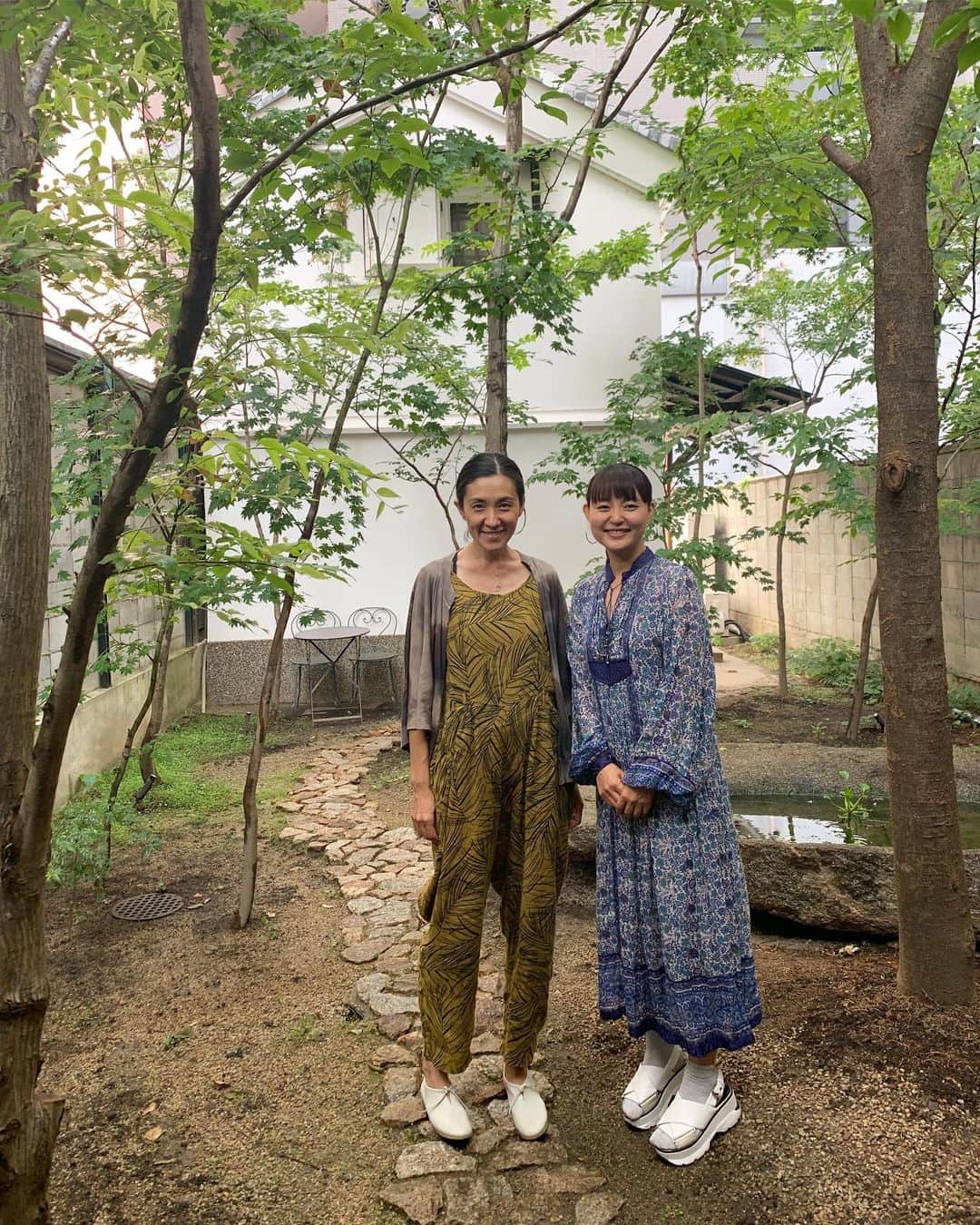 のインスタグラム：「アリコちゃん @arikoinaoka が誕生日お祝いランチとケーキご馳走してくれたー😍💕いつも楽しい時間ありがとうっ💕💕💕 #青山有紀」