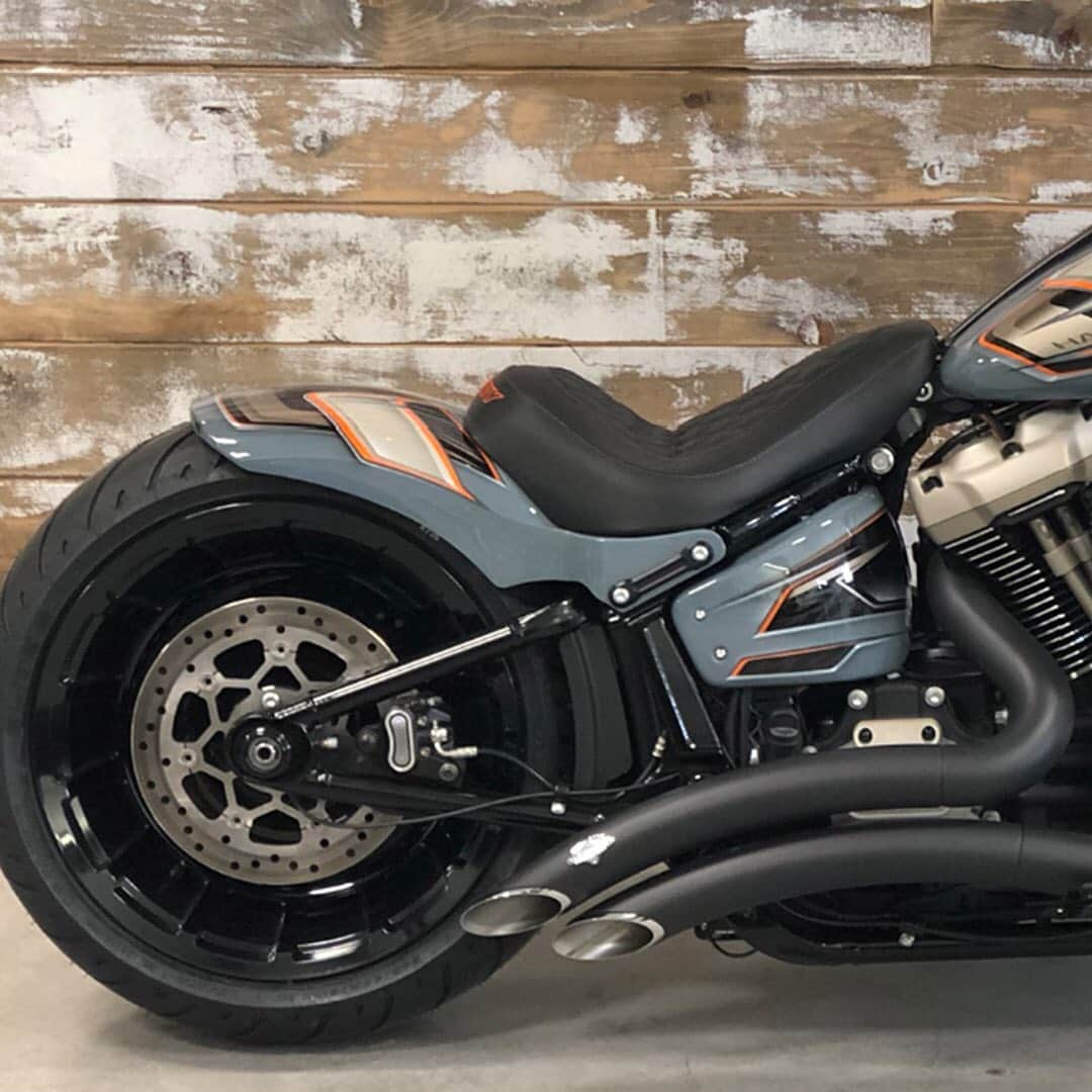 Harley-Davidsonさんのインスタグラム写真 - (Harley-DavidsonInstagram)「Check out this #BattleoftheKings build from @kerstingscyclecenter. Ol’ Heavy is a Chop category winner and People's Choice winner.  #HarleyDavidson」8月14日 23時20分 - harleydavidson