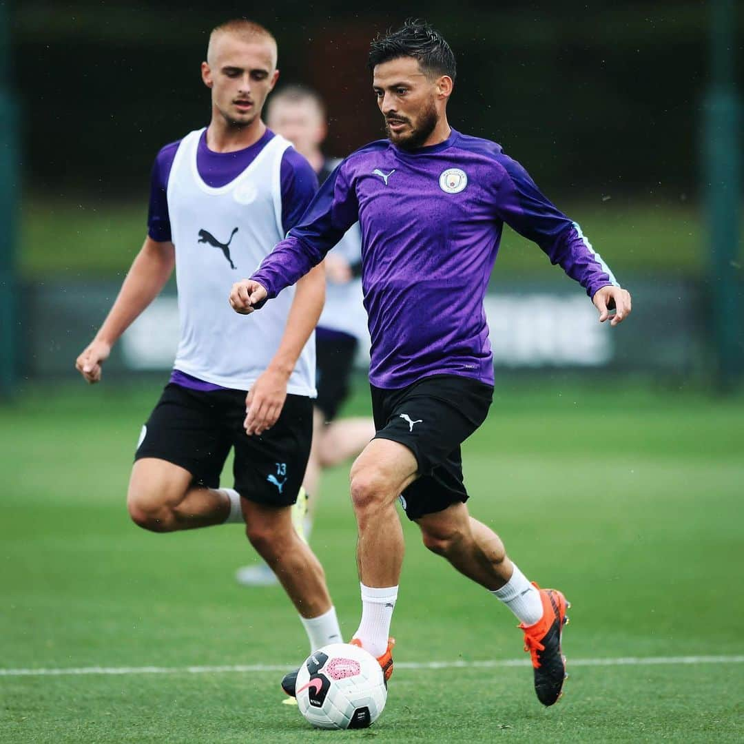 マンチェスター・シティFCさんのインスタグラム写真 - (マンチェスター・シティFCInstagram)「Manchester: putting the RAIN in tRAINing ☔️⚽️ #mancity」8月14日 23時27分 - mancity