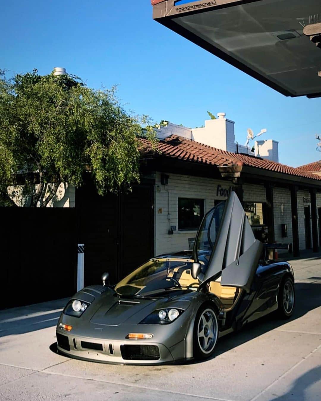CarsWithoutLimitsさんのインスタグラム写真 - (CarsWithoutLimitsInstagram)「McLaren F1  Photo @jgucars  #carswithoutlimits #mclarenf1 #f1」8月14日 23時42分 - carswithoutlimits
