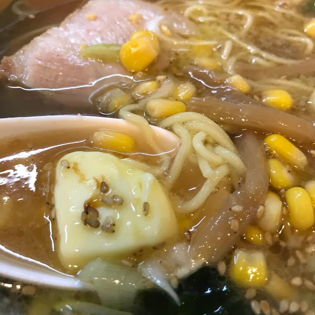 静岡グルメ情報さんのインスタグラム写真 - (静岡グルメ情報Instagram)「・ 味噌バターコースとチャーハンを食べに三京へ ・ 味噌バターにコースって最強コンビでしょ！ ・ チャーハンも美味しかったよ！ ・ また行く時は違うもの食べたい😍 ・ 外観めちゃめちゃ分かりにくいから注意 ・ #いいね返し #Shizuoka  #東海 #食べ物 #静岡グルメ #静岡ランチ #パン🥐 #インスタ映え #酒飲み #静岡 #静岡市街中ランチ #ラーメン🍜 #おすすめカフェ☕️#静岡市パン屋 #デザート #スイーツ🍰 #駿河区ランチ  #葵区ランチ #静岡市ランチ #静岡市グルメ #静岡市カフェ #静岡市 #美味しいもの大好き #食通 ・ ・ 静岡市の食通さんと繋がりたい 情報交換求む  もっと美味しい店知りたい ・ #followme #eat #grumet #food #cafe #lunch」8月14日 23時50分 - syokutsuu_itete_in_shizuoka