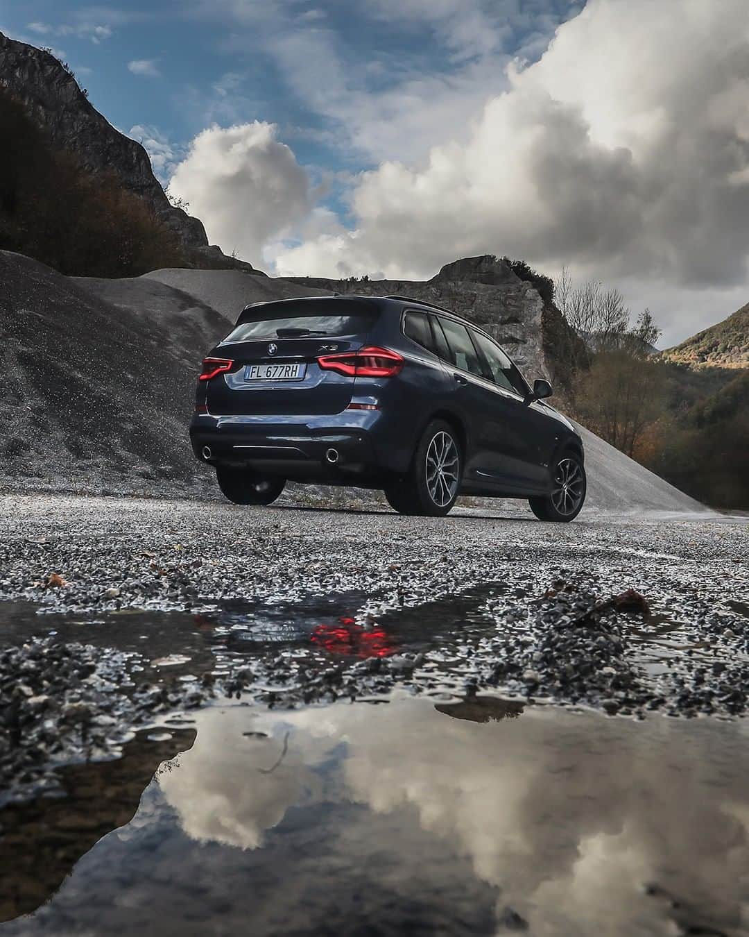 BMWのインスタグラム：「Rules the kingdom between sky and earth. The BMW X3. #TheX3 #BMW #X3」
