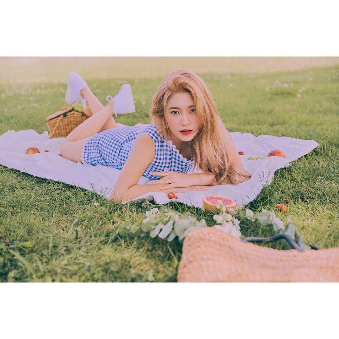 Red Velvetさんのインスタグラム写真 - (Red VelvetInstagram)「Red Velvet 레드벨벳 Mini Album ['The ReVe Festival' Day 2] - 🎧 2019.08.20. 6PM (KST) 👉 redvelvet.smtown.com - #RedVelvet #레드벨벳 #RVF #TheReVeFestivalDay2」8月15日 0時01分 - redvelvet.smtown